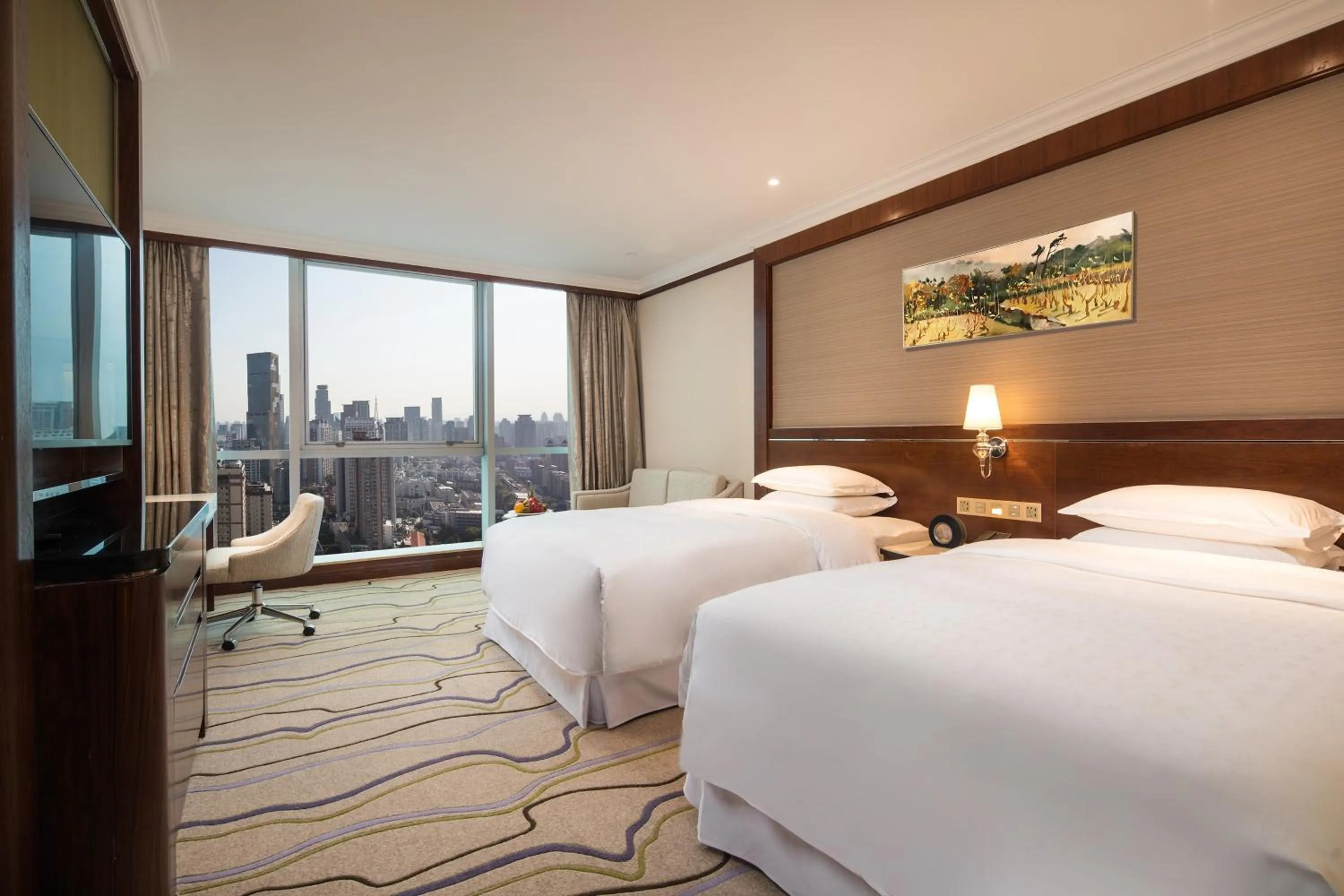 Photo of the whole room, Bed in Sheraton Nanjing Kingsley Hotel & Towers