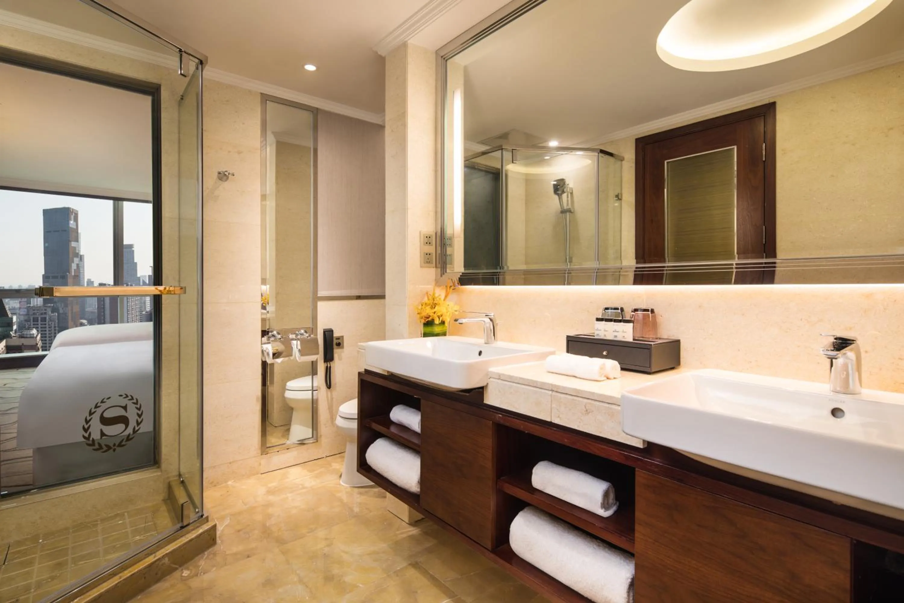 Shower in Sheraton Nanjing Kingsley Hotel & Towers