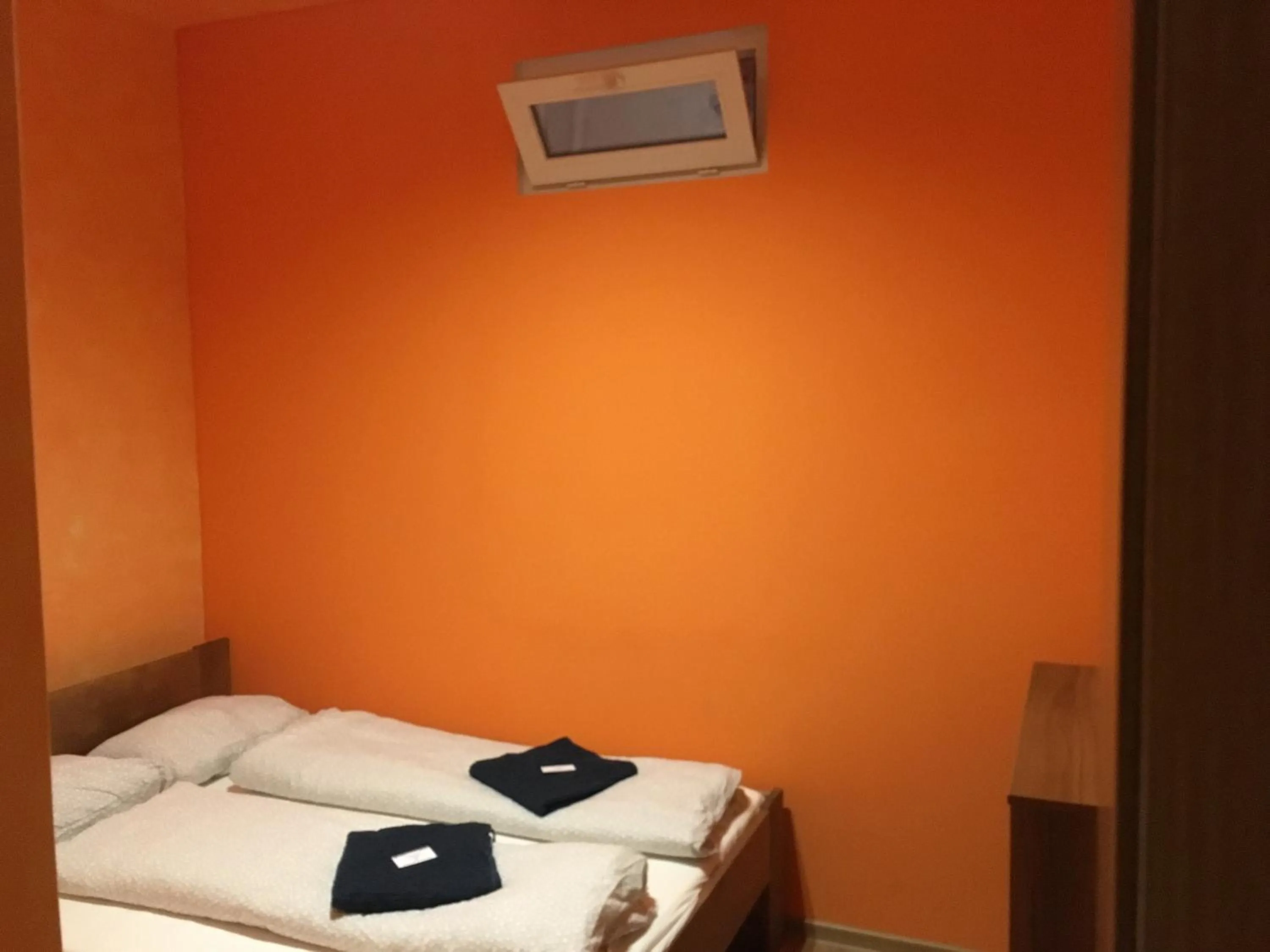 CB ROOMS/BED&SOUP