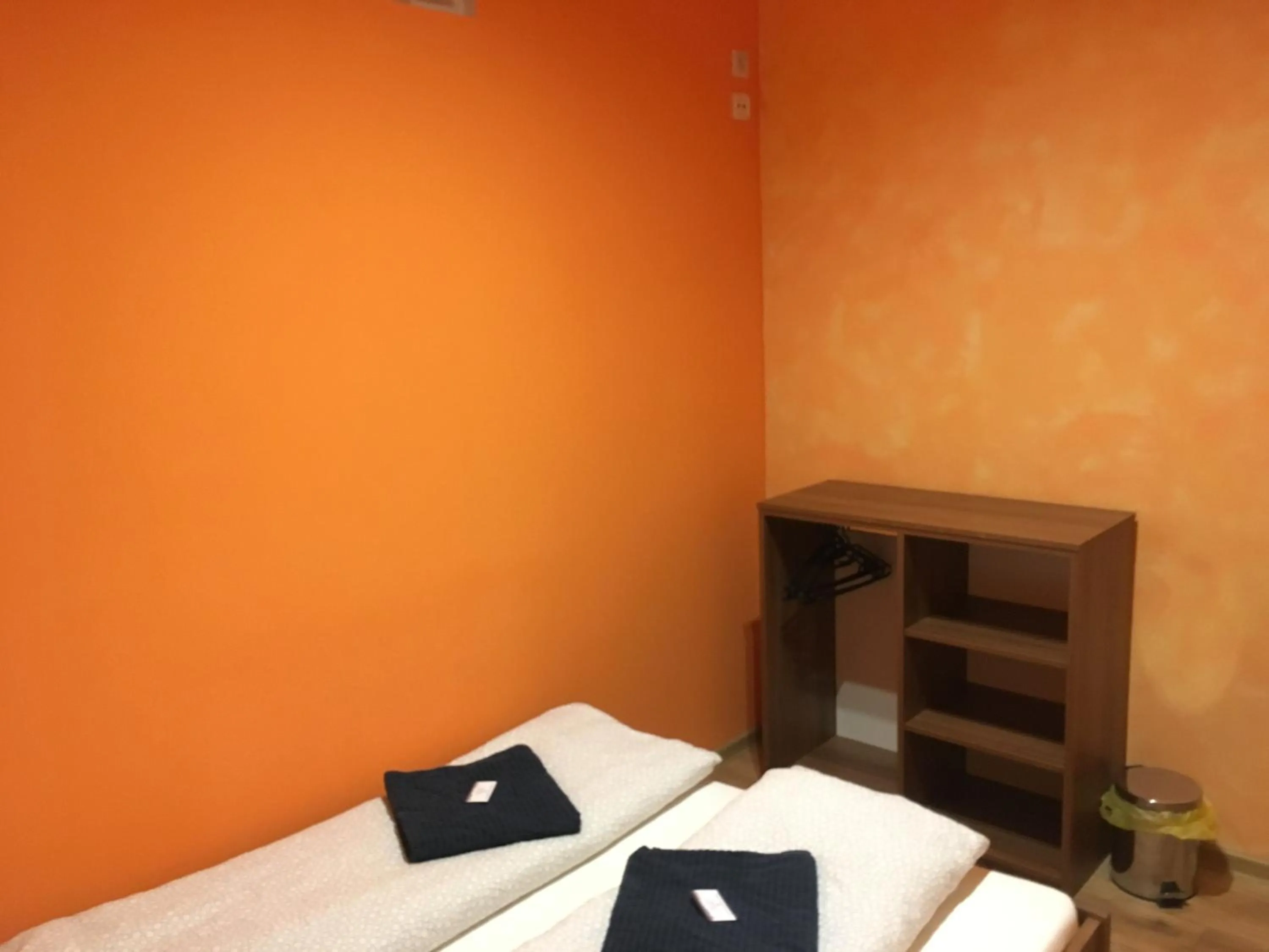 CB ROOMS/BED&SOUP