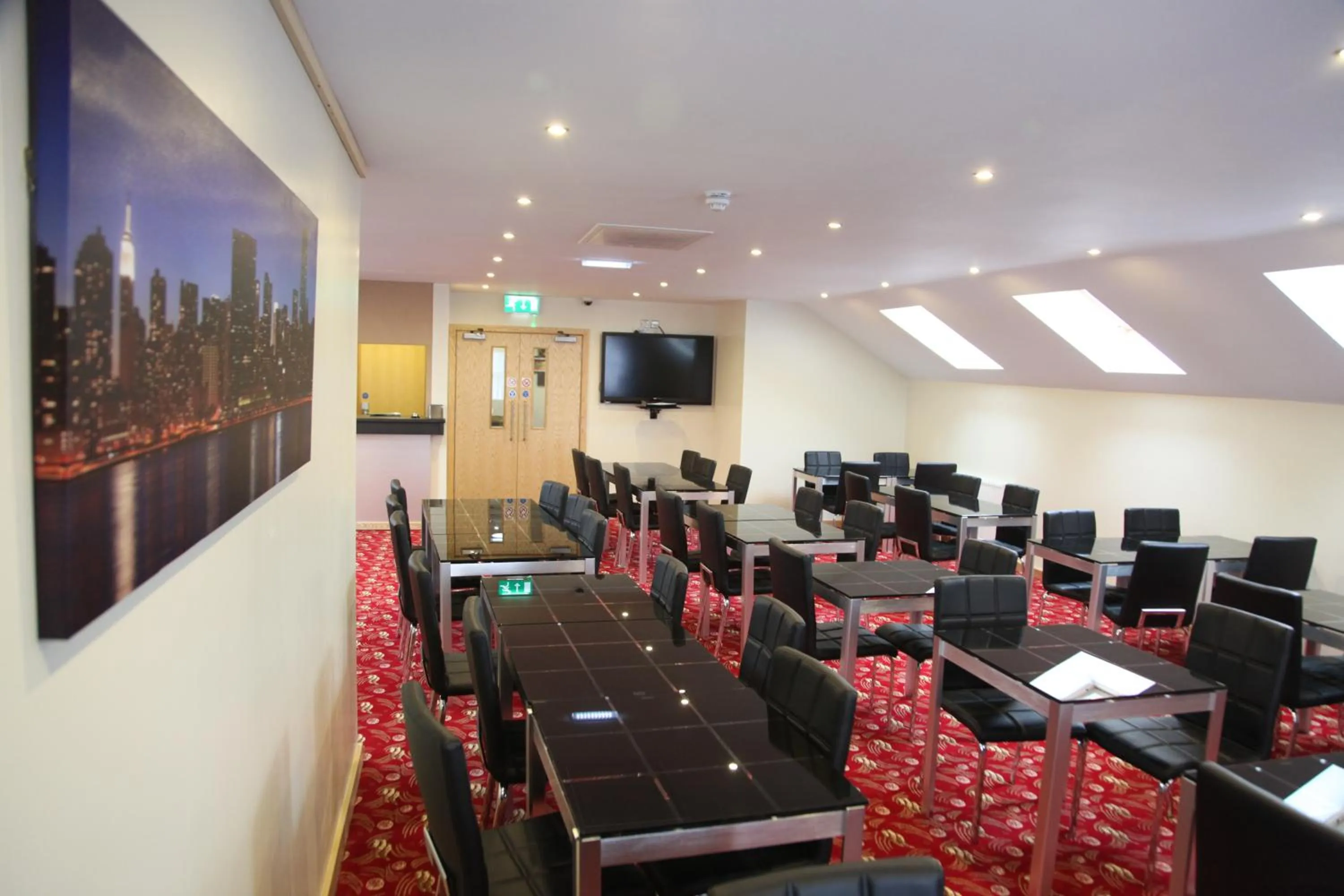 Restaurant/places to eat in Cambridge Hotel