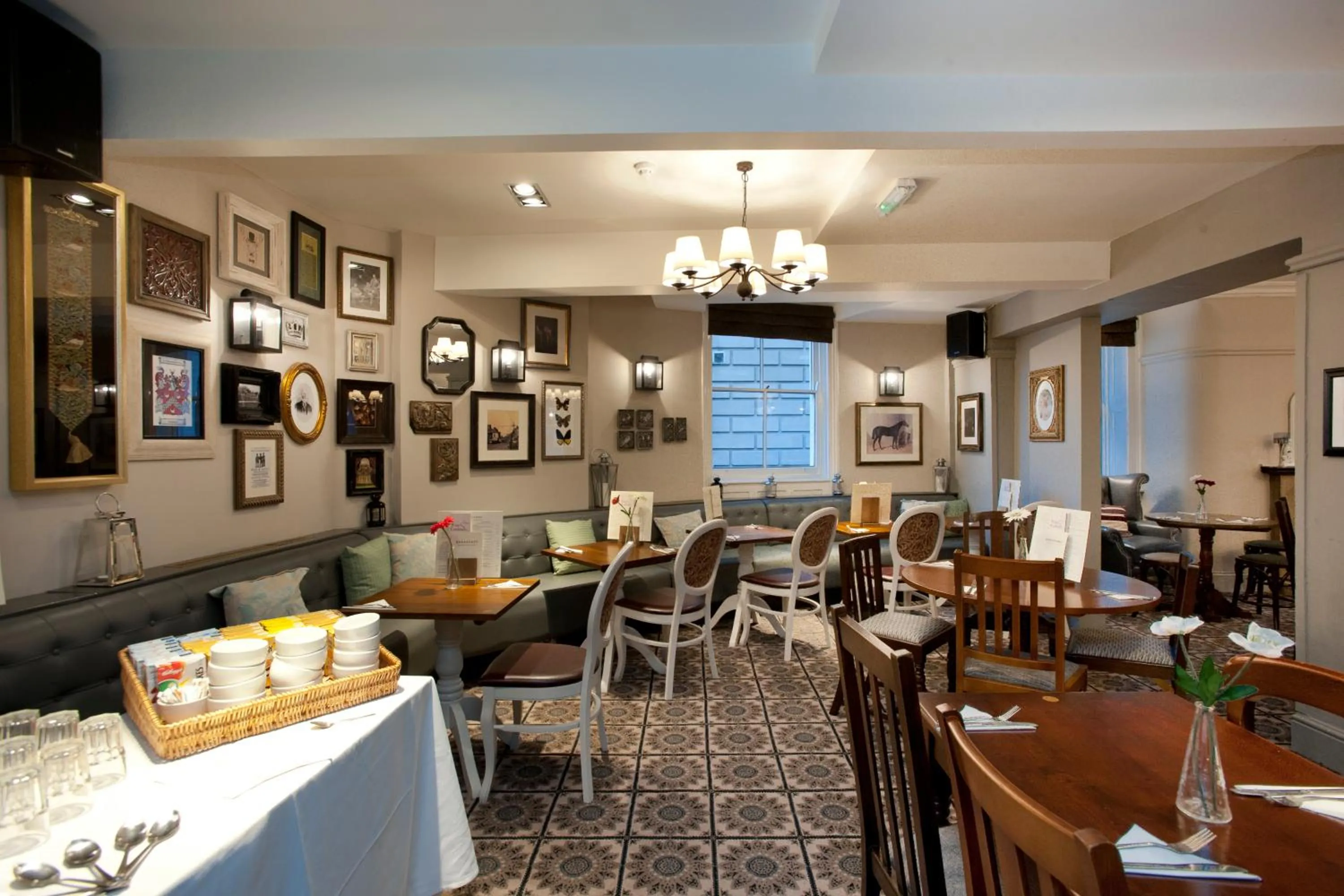 Restaurant/places to eat in The Goddard Arms