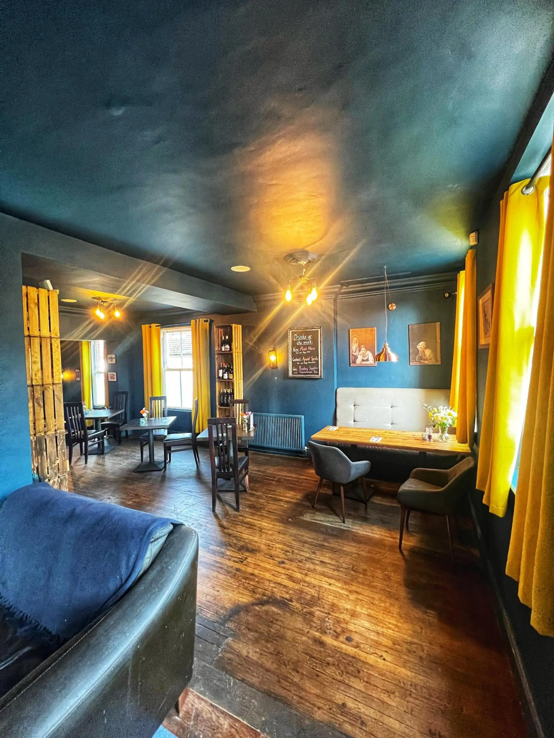 Restaurant/places to eat in The Buxted Inn