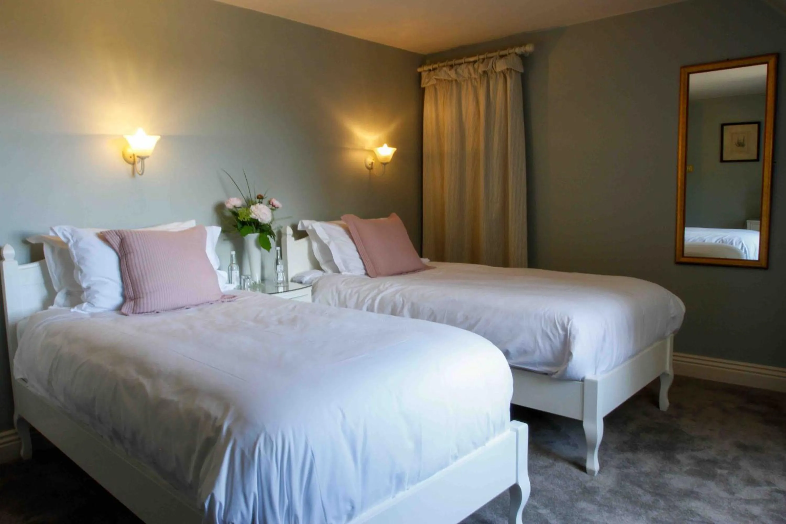 Twin Room in Mortons Manor