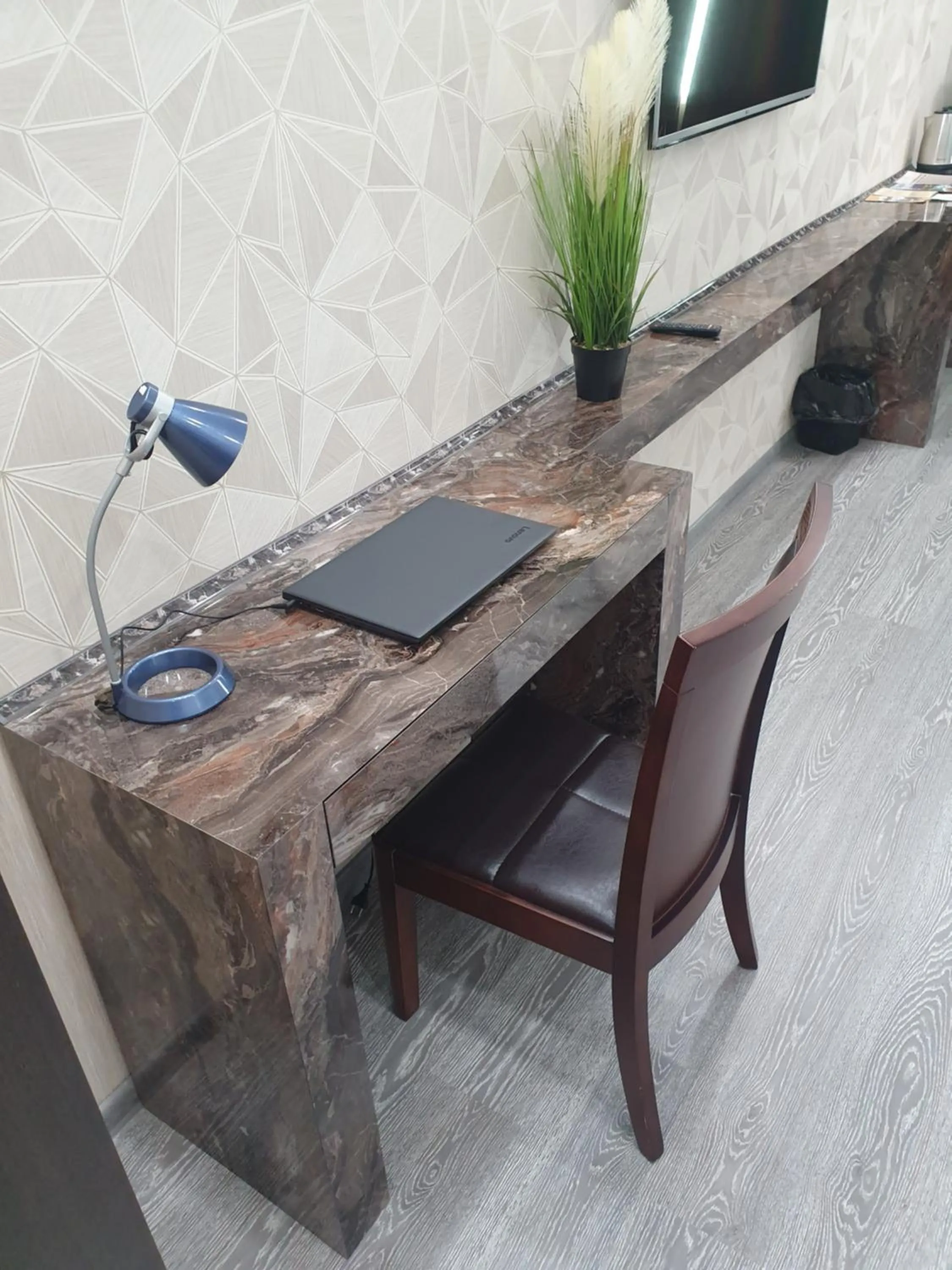 Dining area in SAFIR BUSINESS HOTEL o