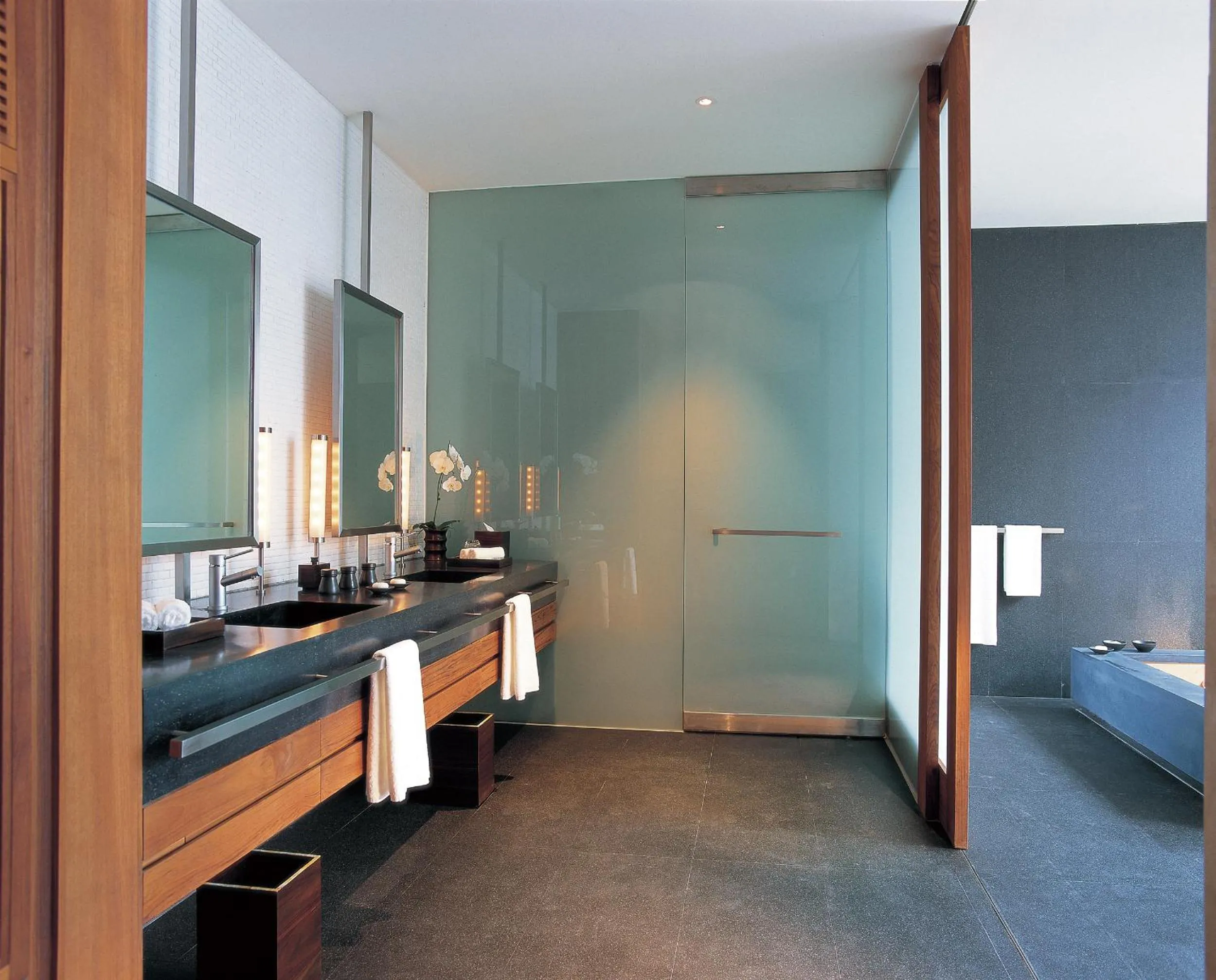 Bathroom, Bed in The Lalu Sun Moon Lake