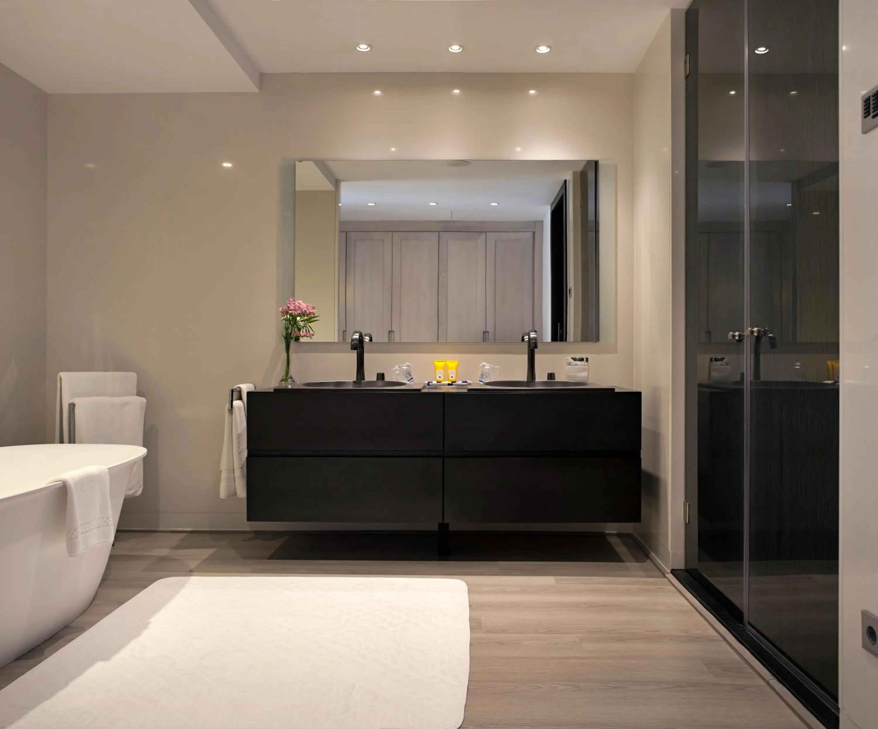 Bathroom, Bed in Hotel AR Golf Almerimar