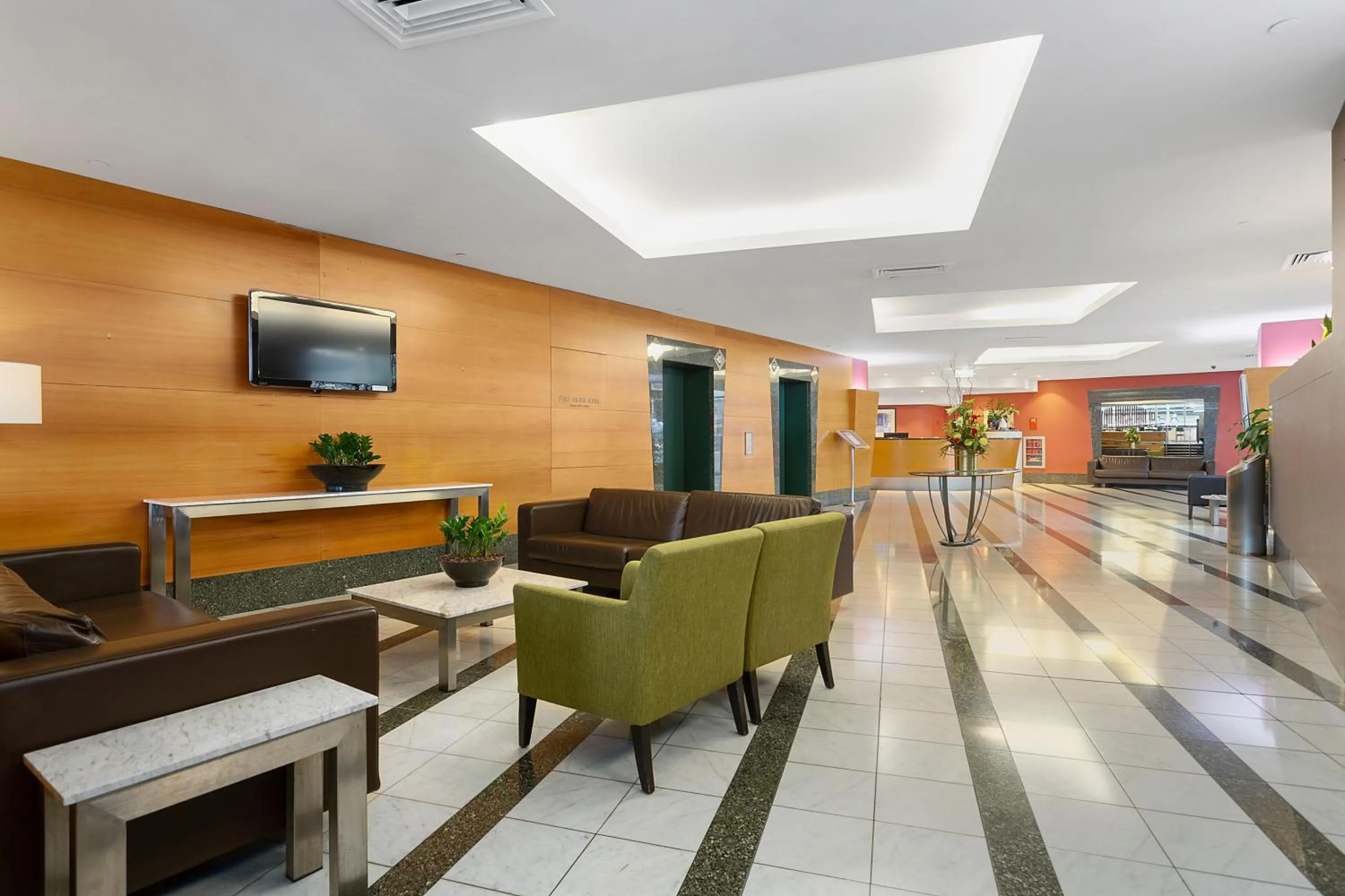 Clarion Suites Gateway