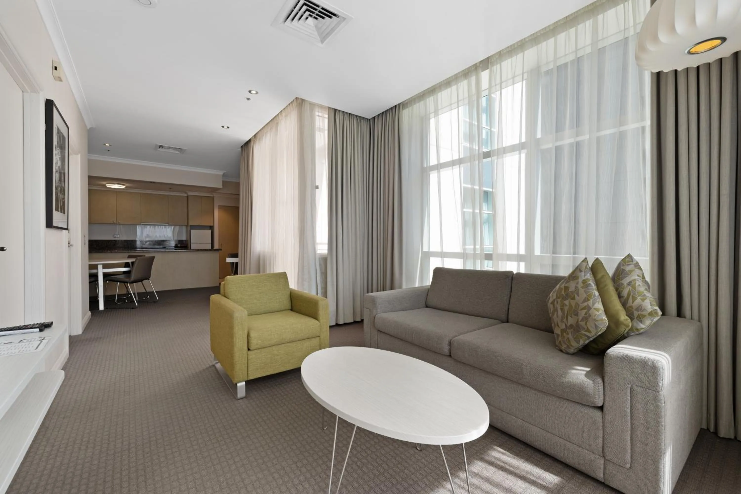 Clarion Suites Gateway