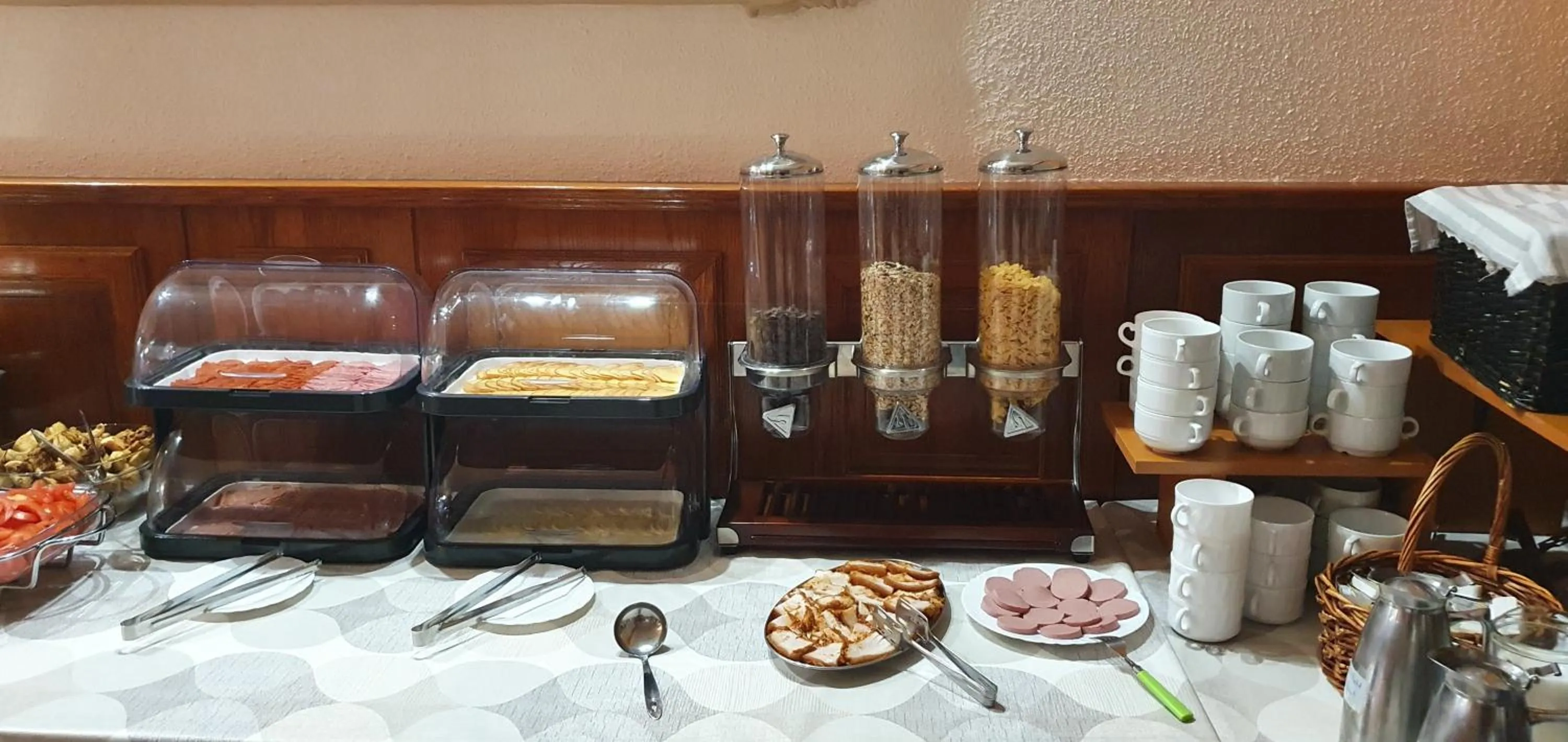 Breakfast in Major Panzió és Étterem