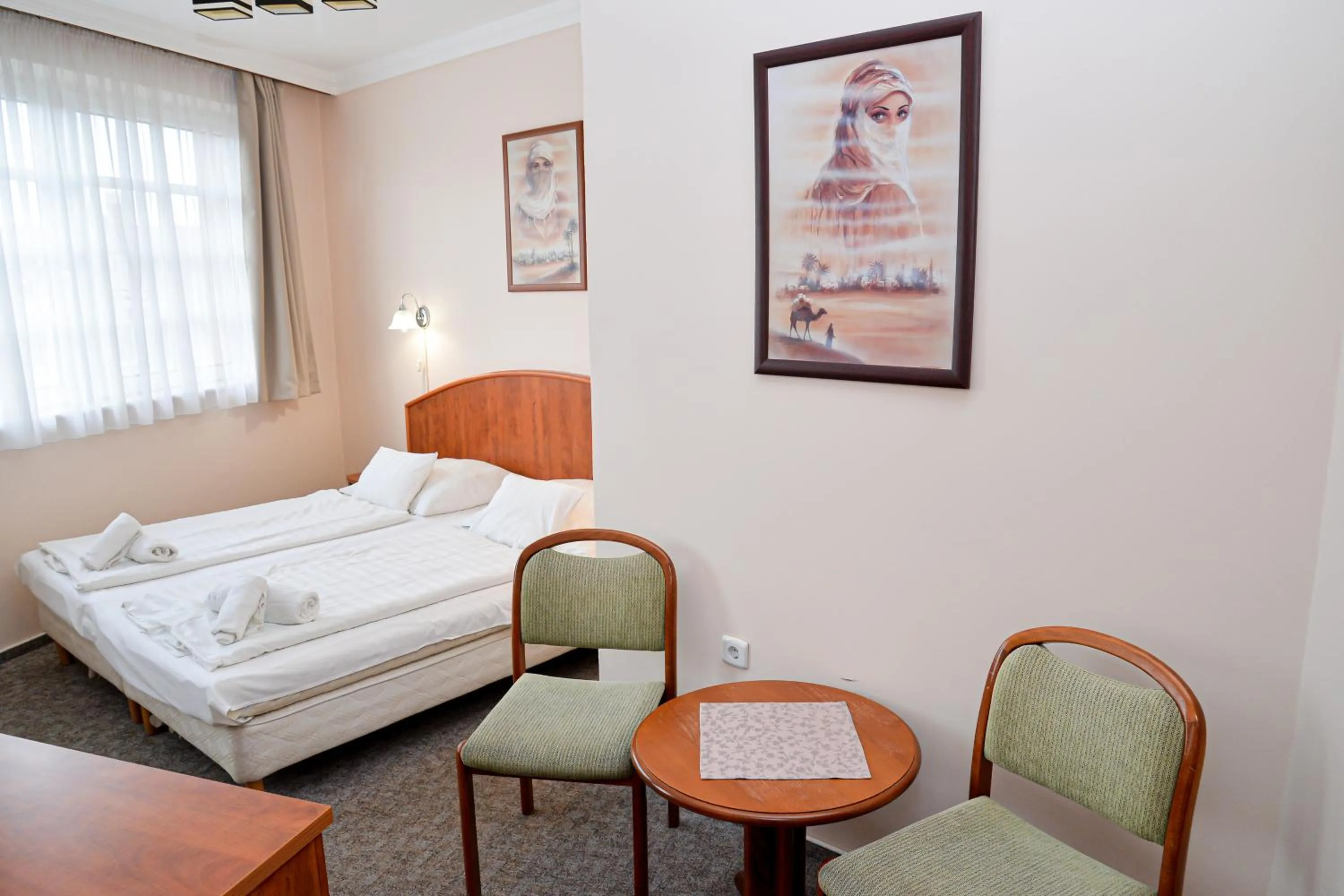 Bed in Major Panzió és Étterem