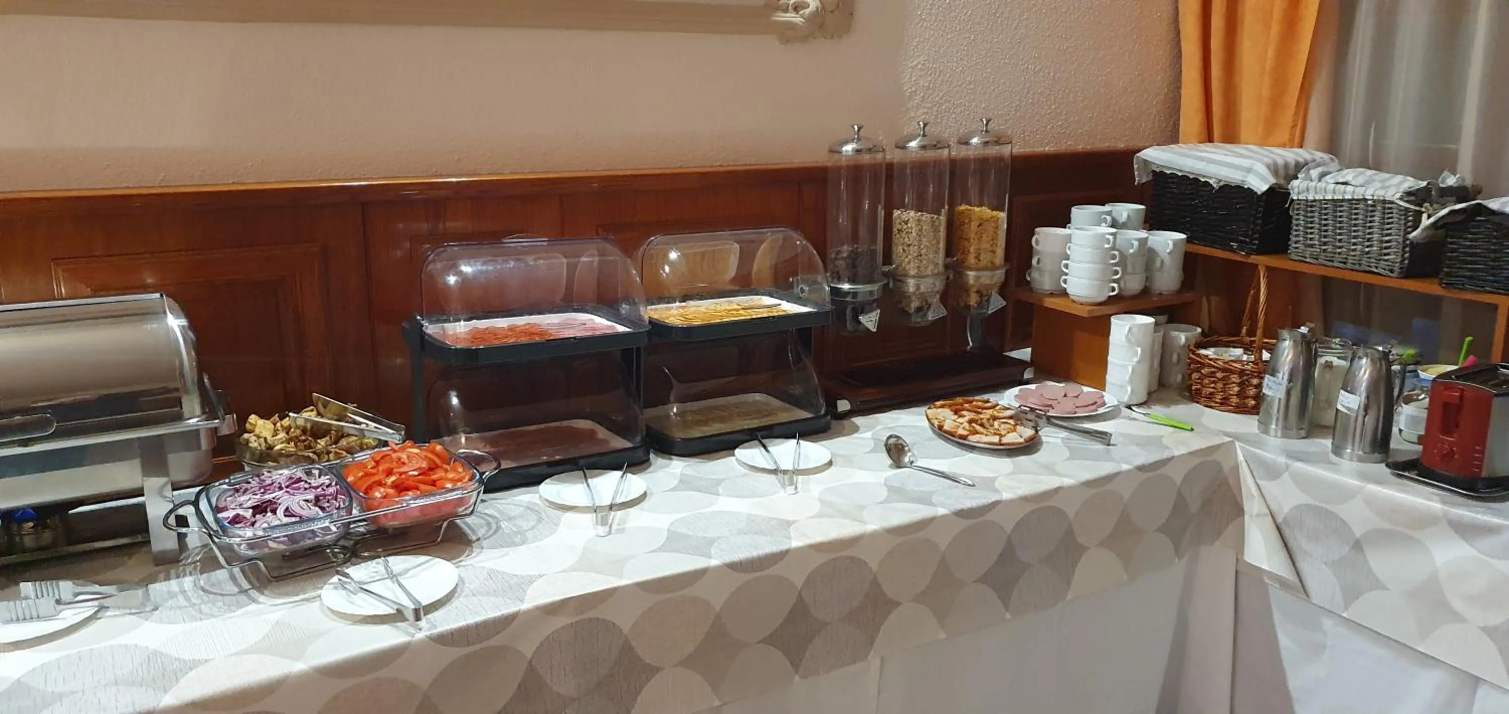 Breakfast in Major Panzió és Étterem