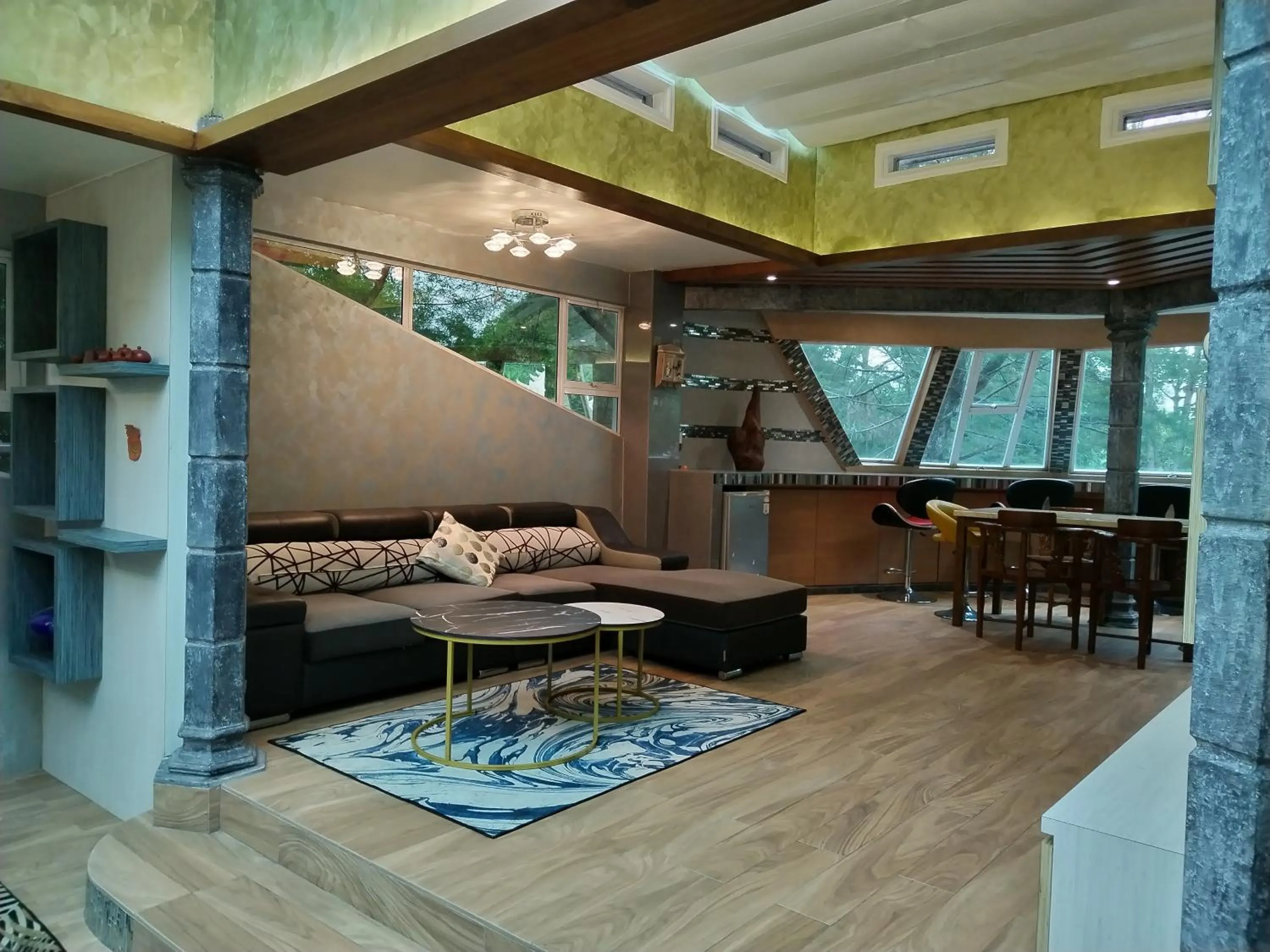 Living room in Rocky Farm