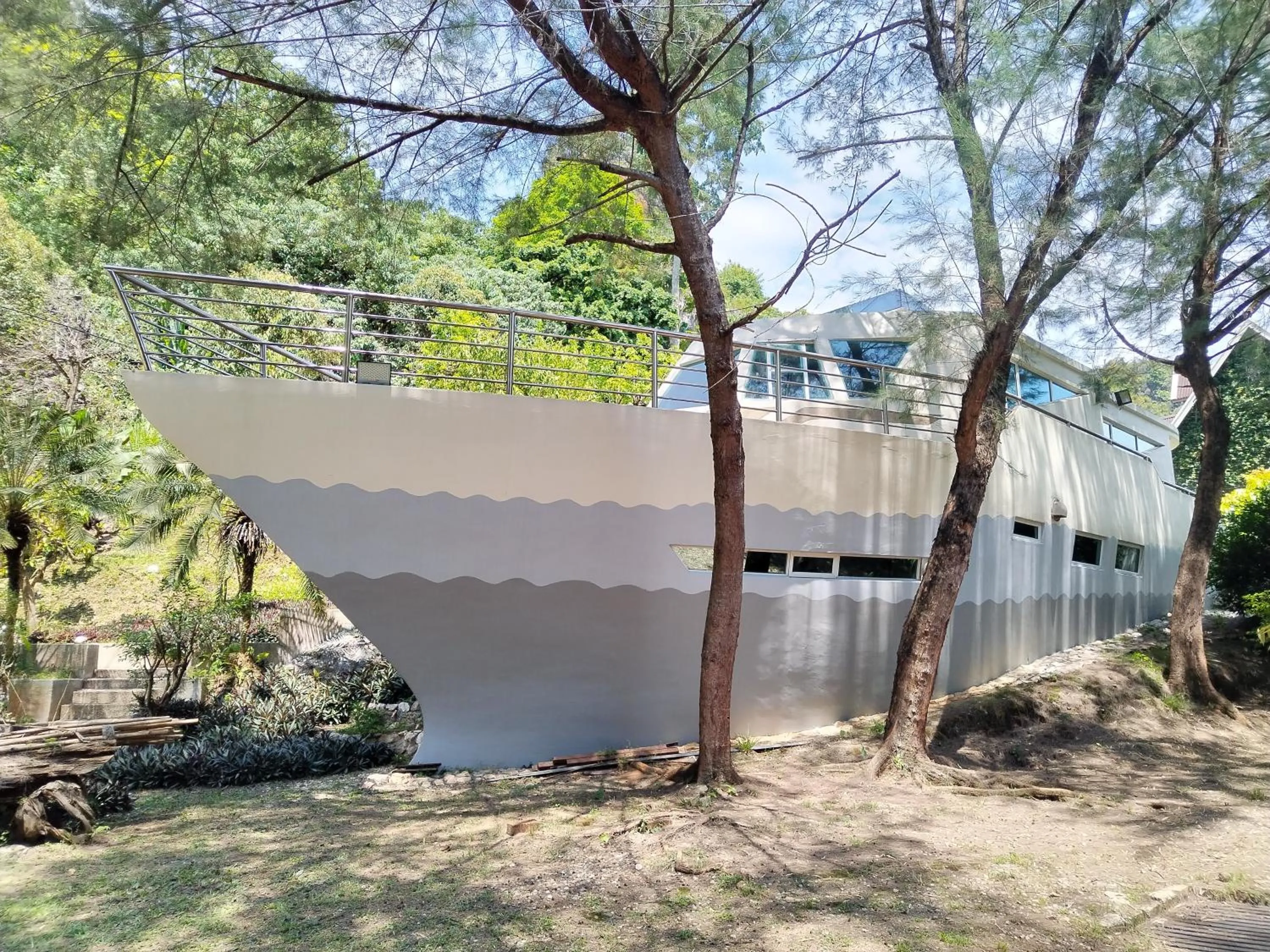 Property building in Rocky Farm