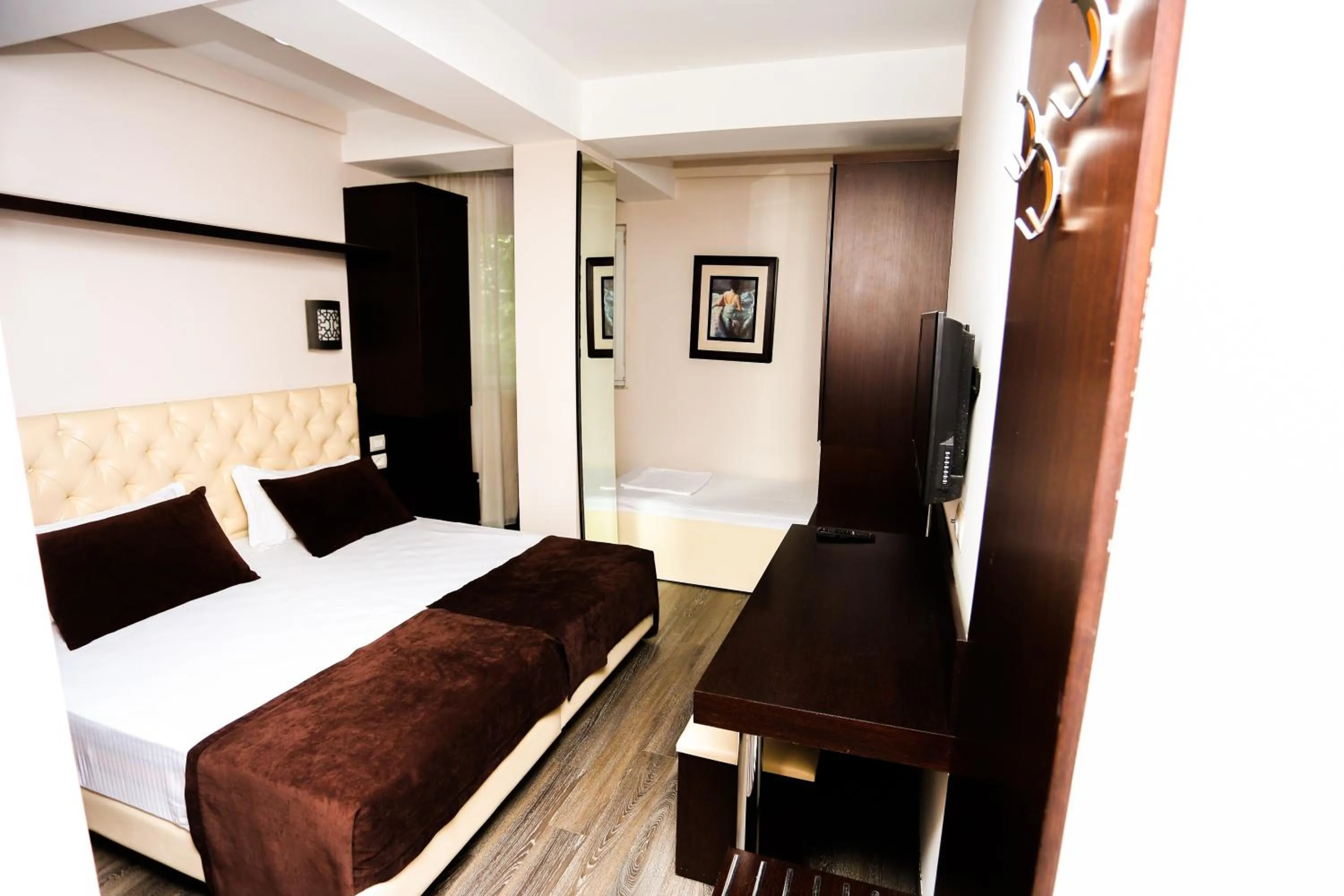 Photo of the whole room, Bed in Hotel Town House