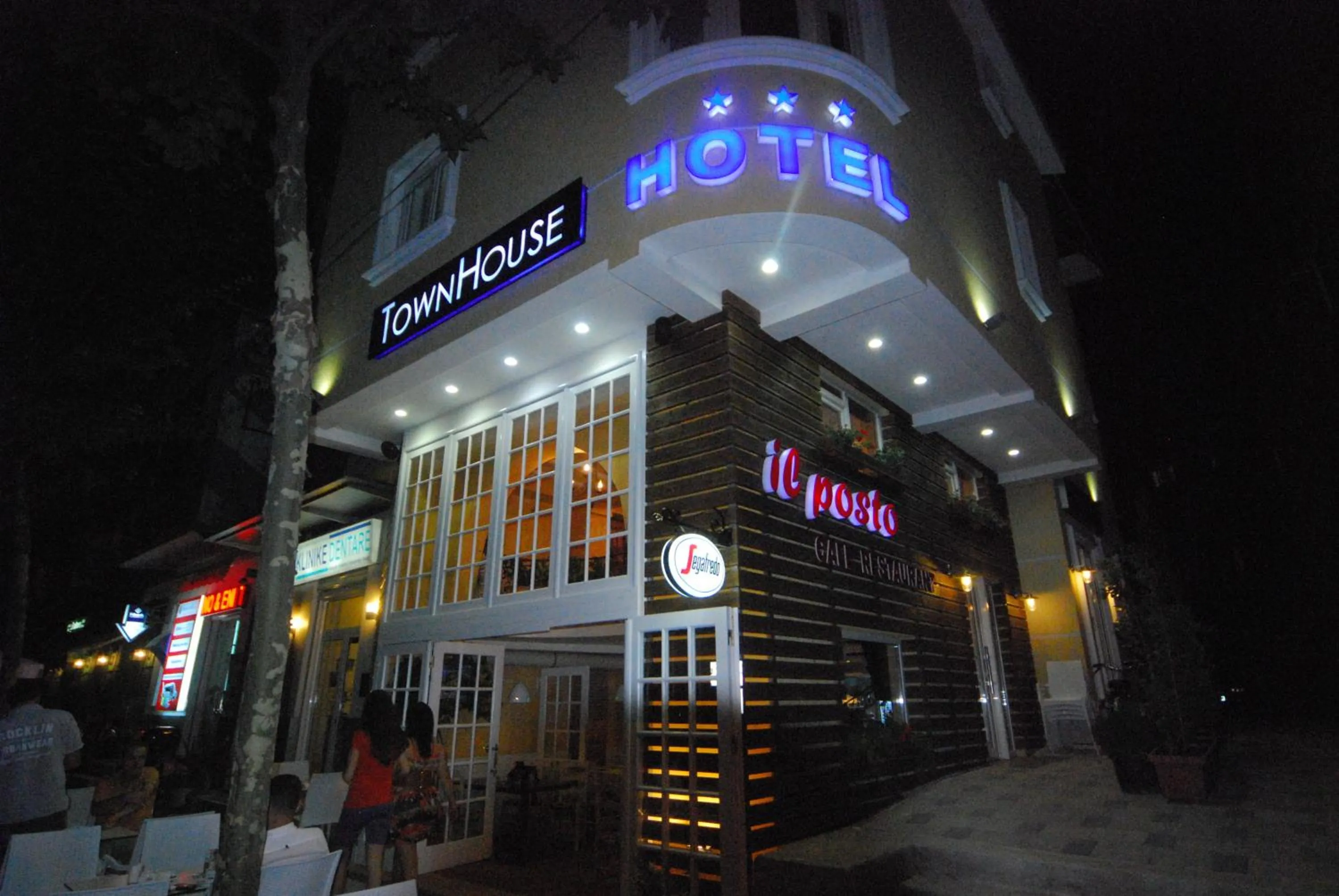 Facade/entrance in Hotel Town House