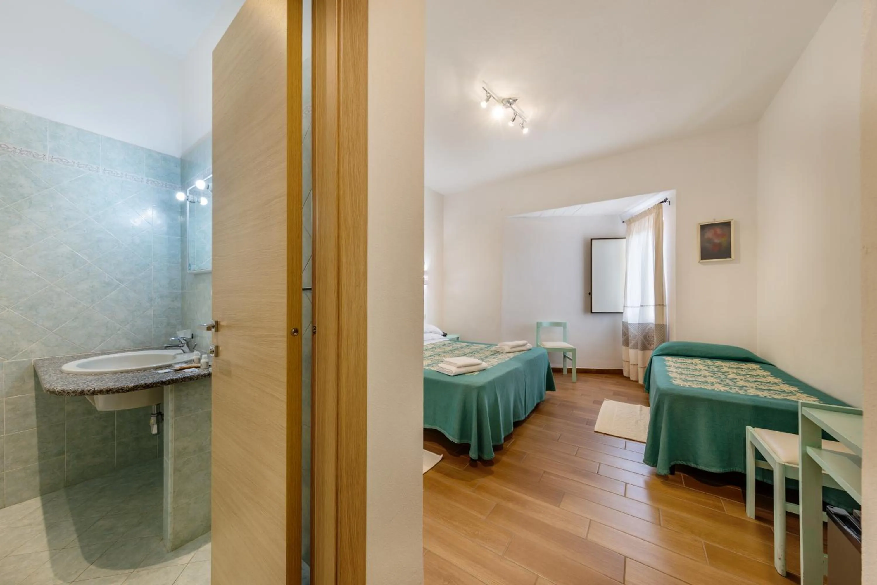 Other, Bed in Hotel Le Mimose