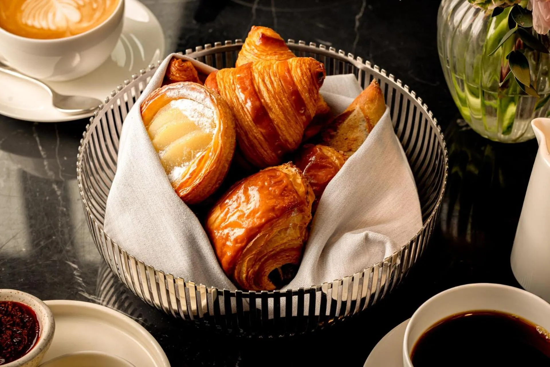 Breakfast in The Connaught, Maybourne