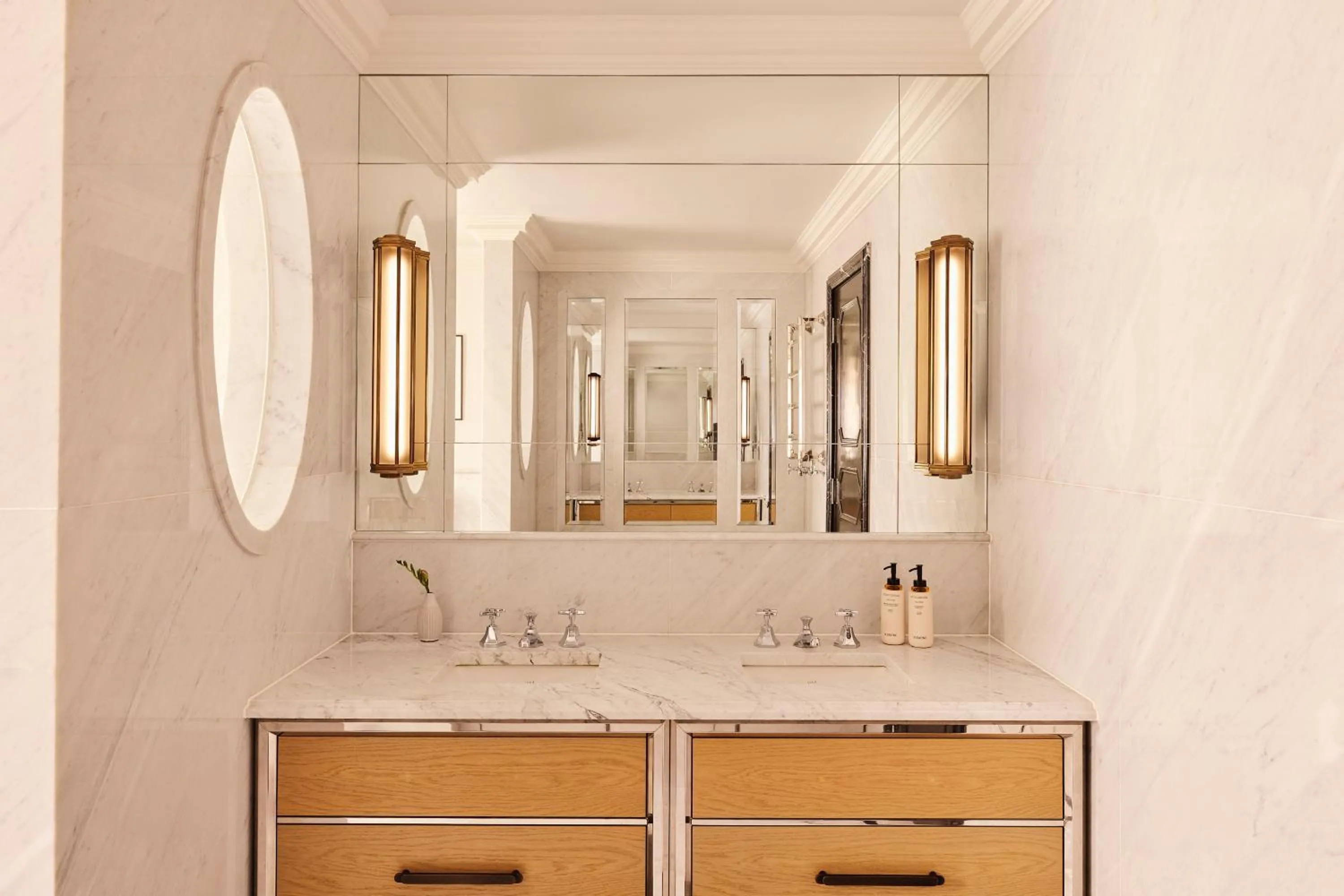 Bathroom in Claridge's, Maybourne