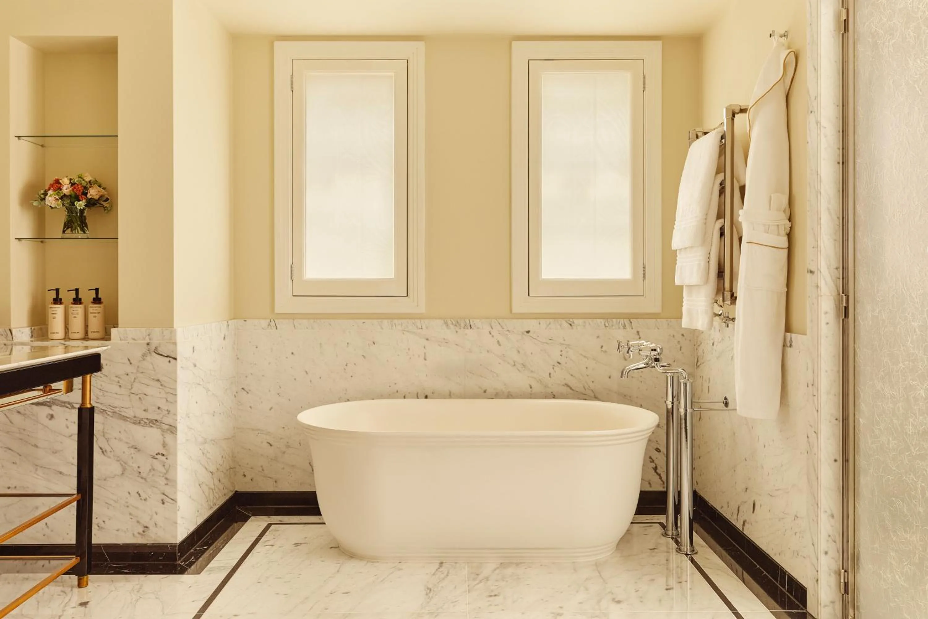 Bath in Claridge's, Maybourne