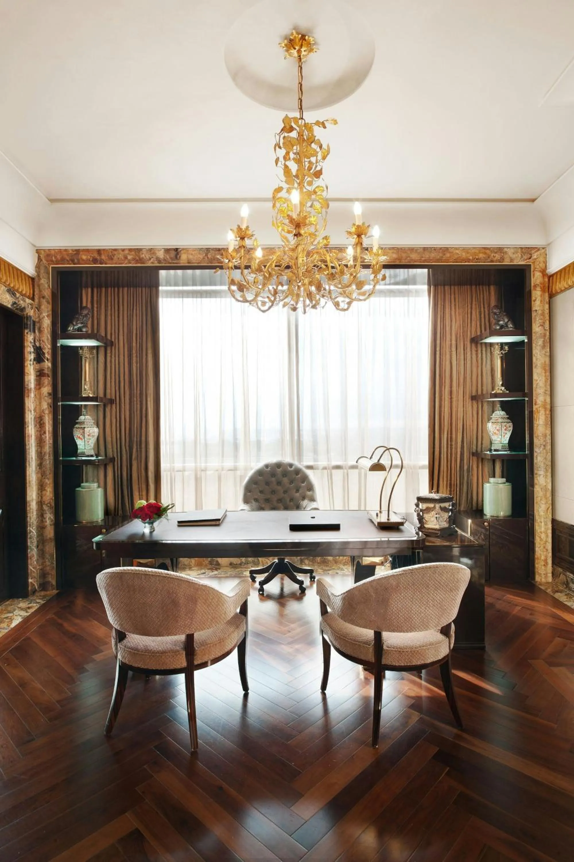 Photo of the whole room in The St. Regis Singapore