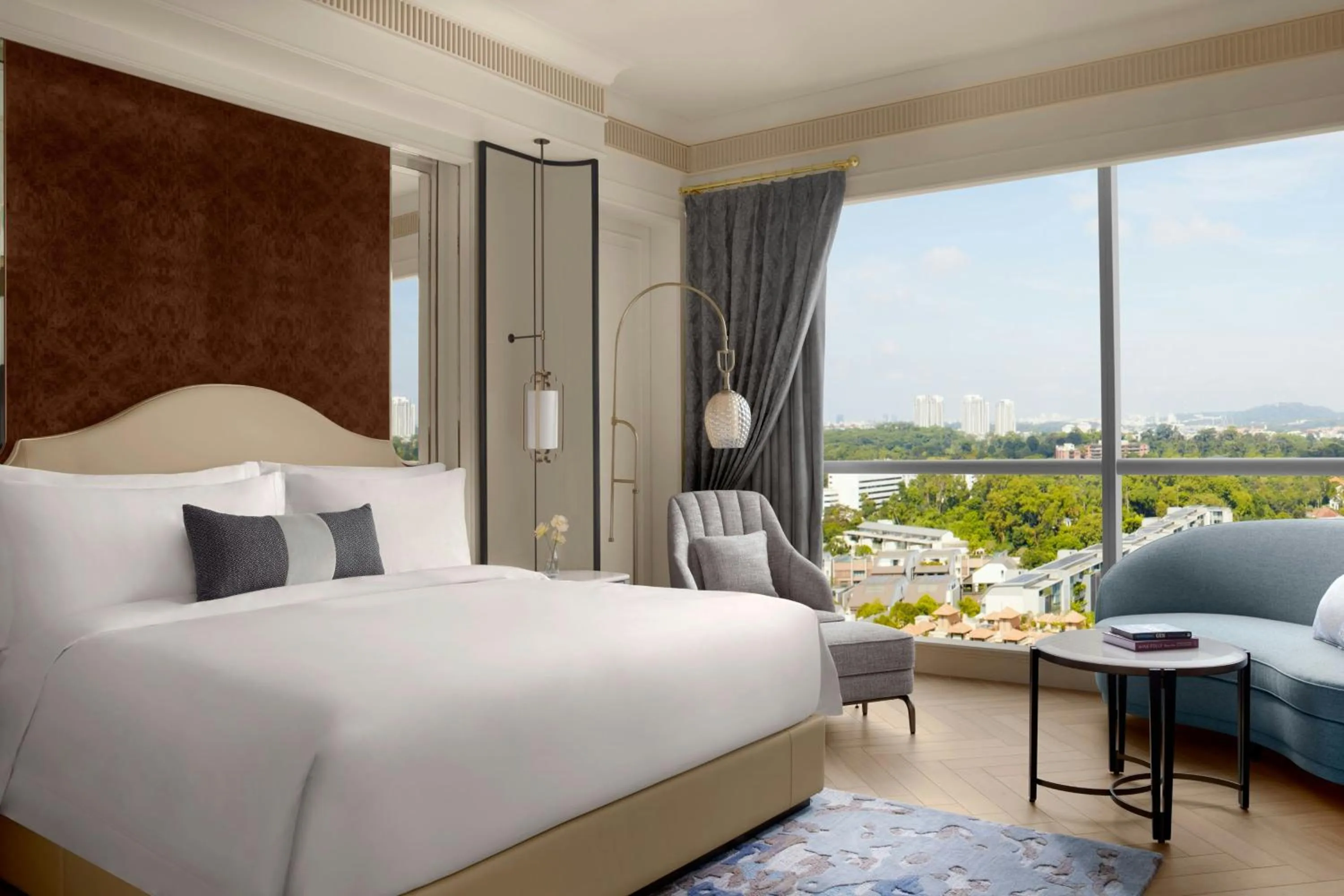 Photo of the whole room, Bed in The St. Regis Singapore