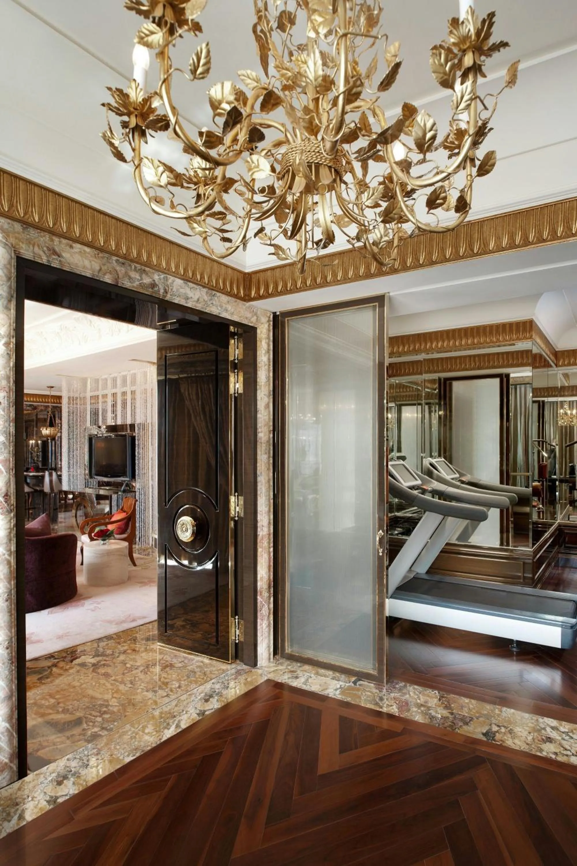 Photo of the whole room, Bed in The St. Regis Singapore