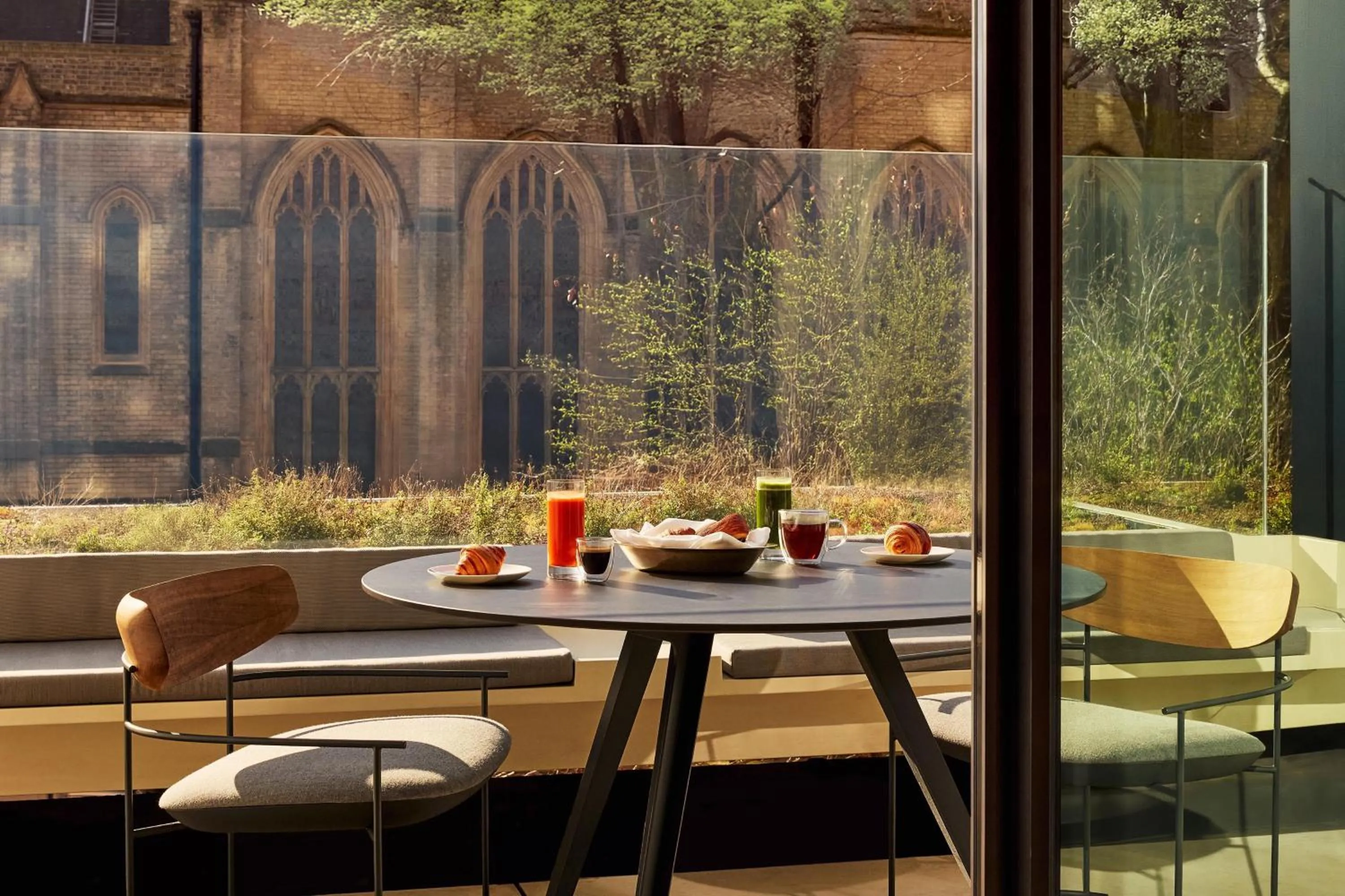 Photo of the whole room in The Berkeley, Maybourne