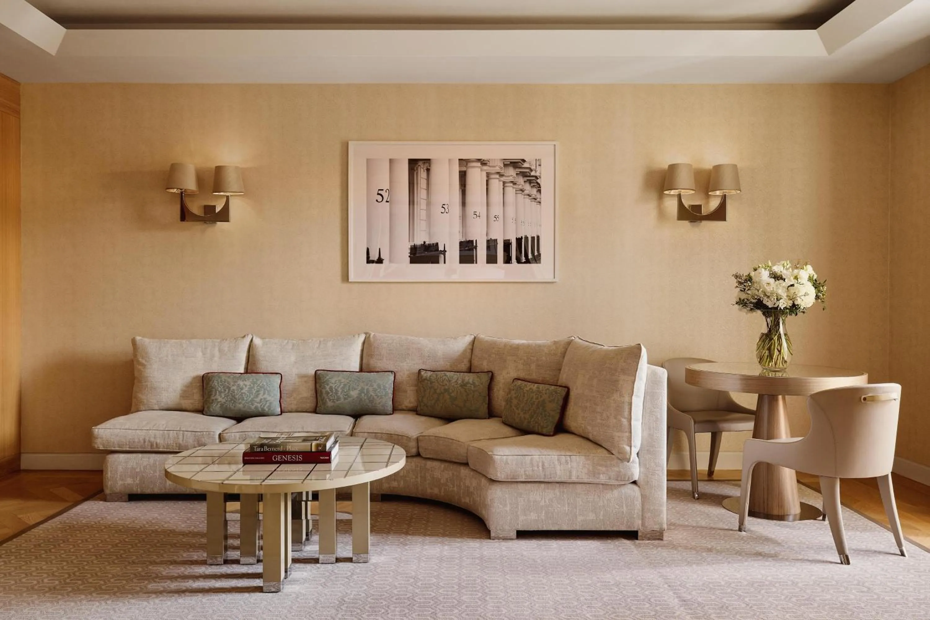 Photo of the whole room in The Berkeley, Maybourne