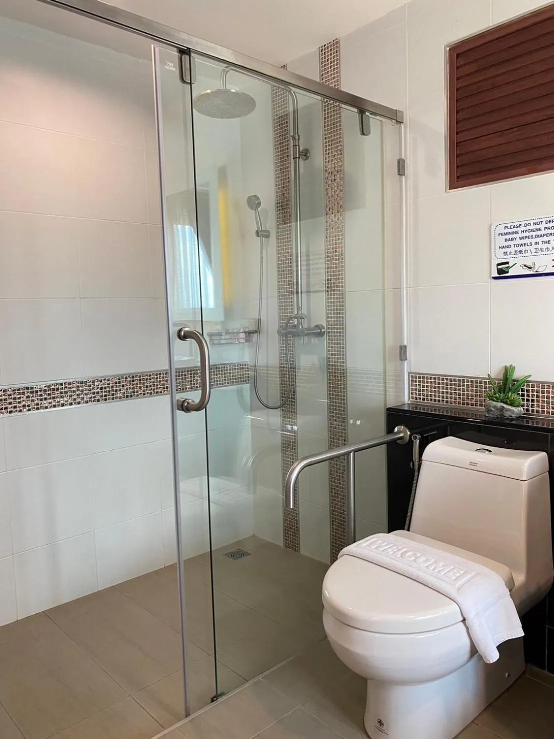 Shower in Hotel De Wualai