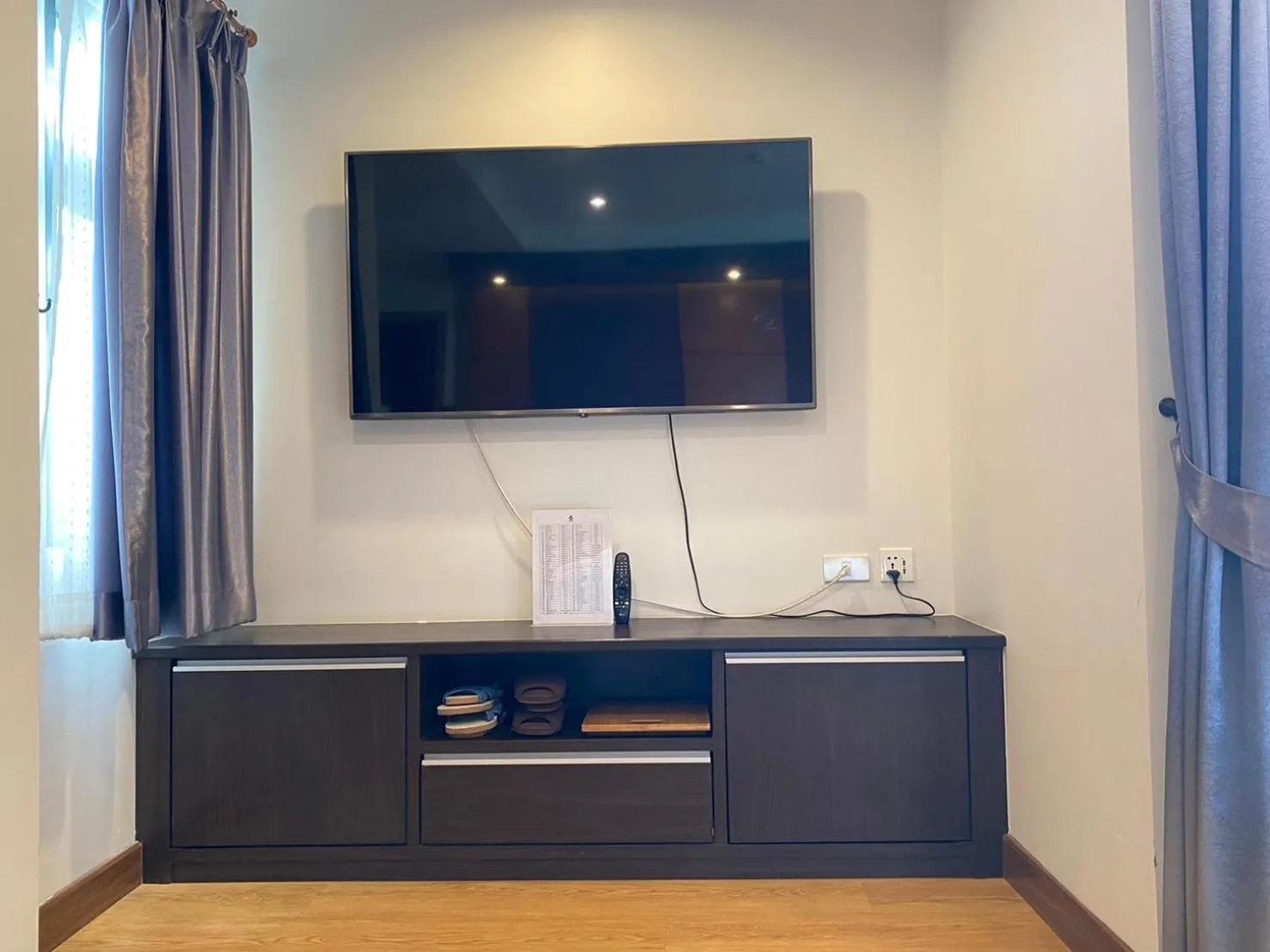 TV and multimedia in Hotel De Wualai