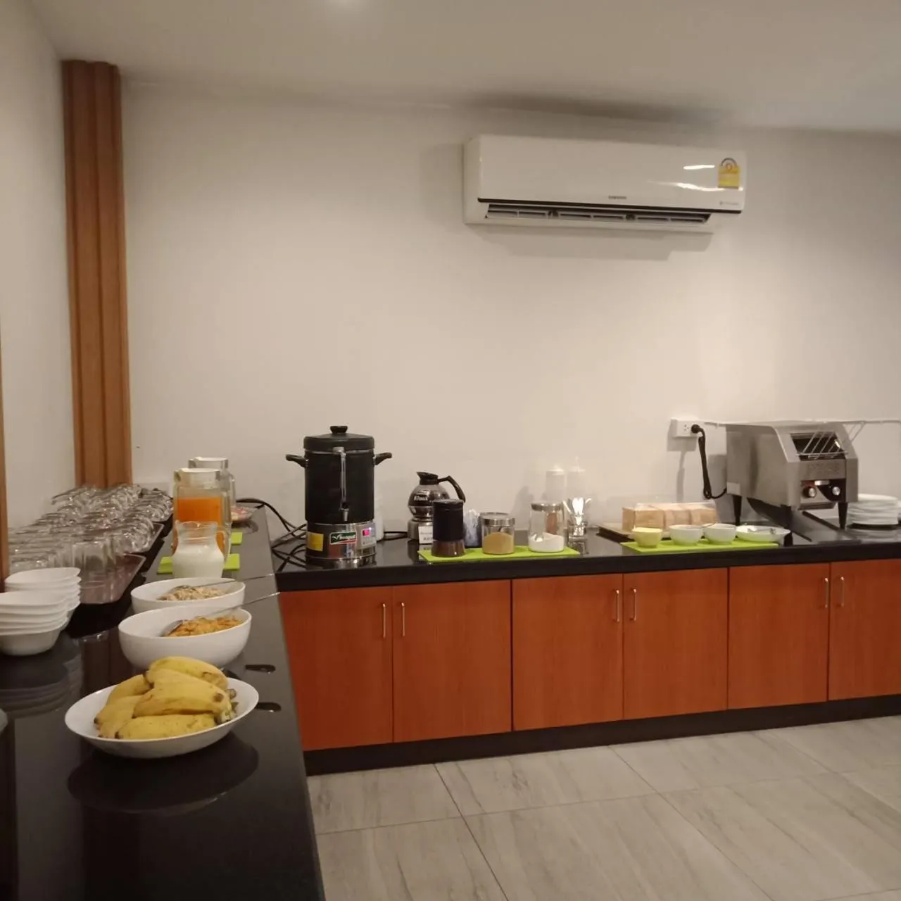 Coffee/tea facilities in Hotel De Wualai