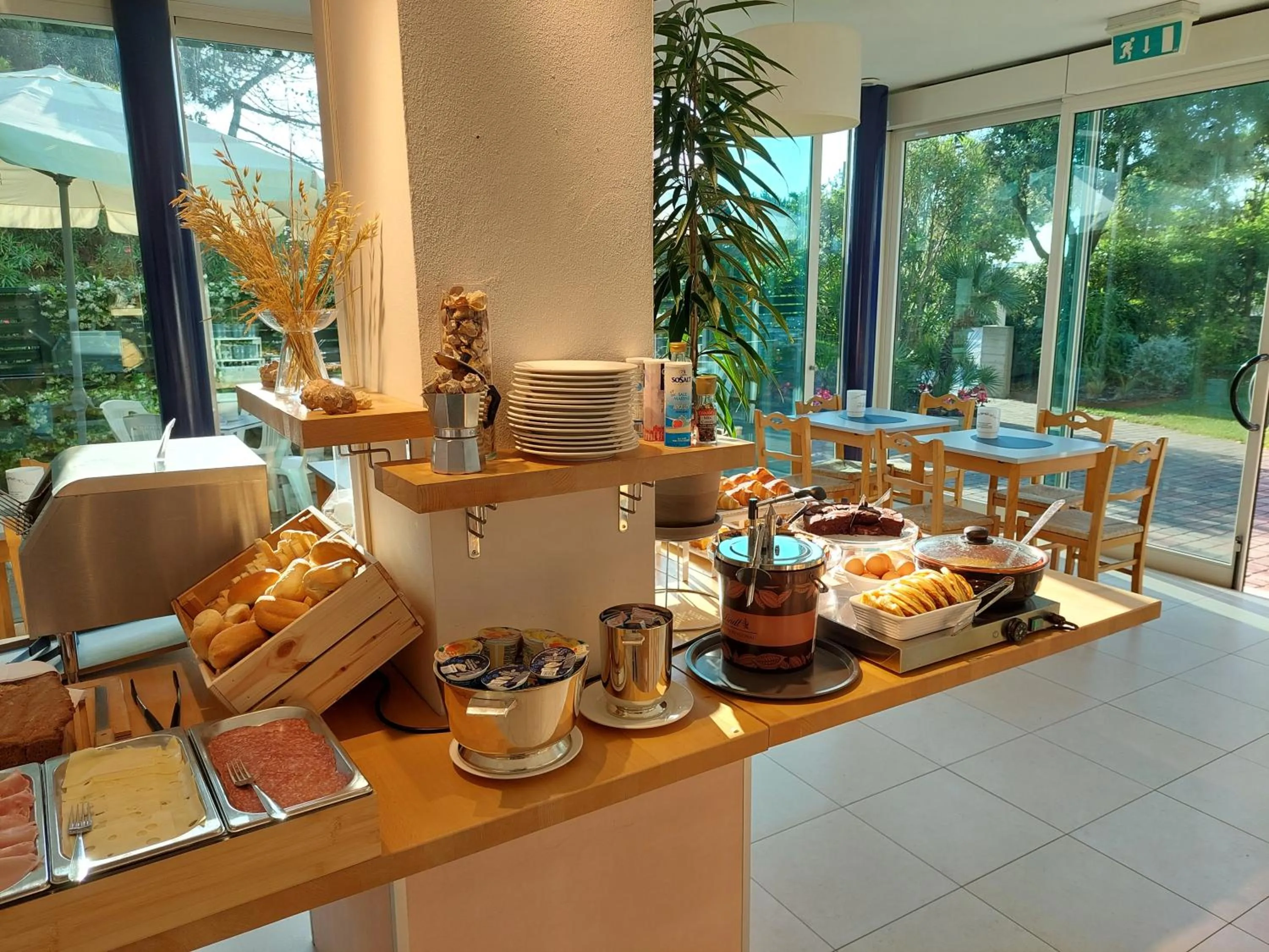 Breakfast in Hotel Astor B&B