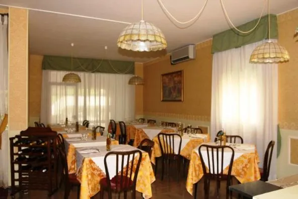 Restaurant/places to eat in Hotel Franca