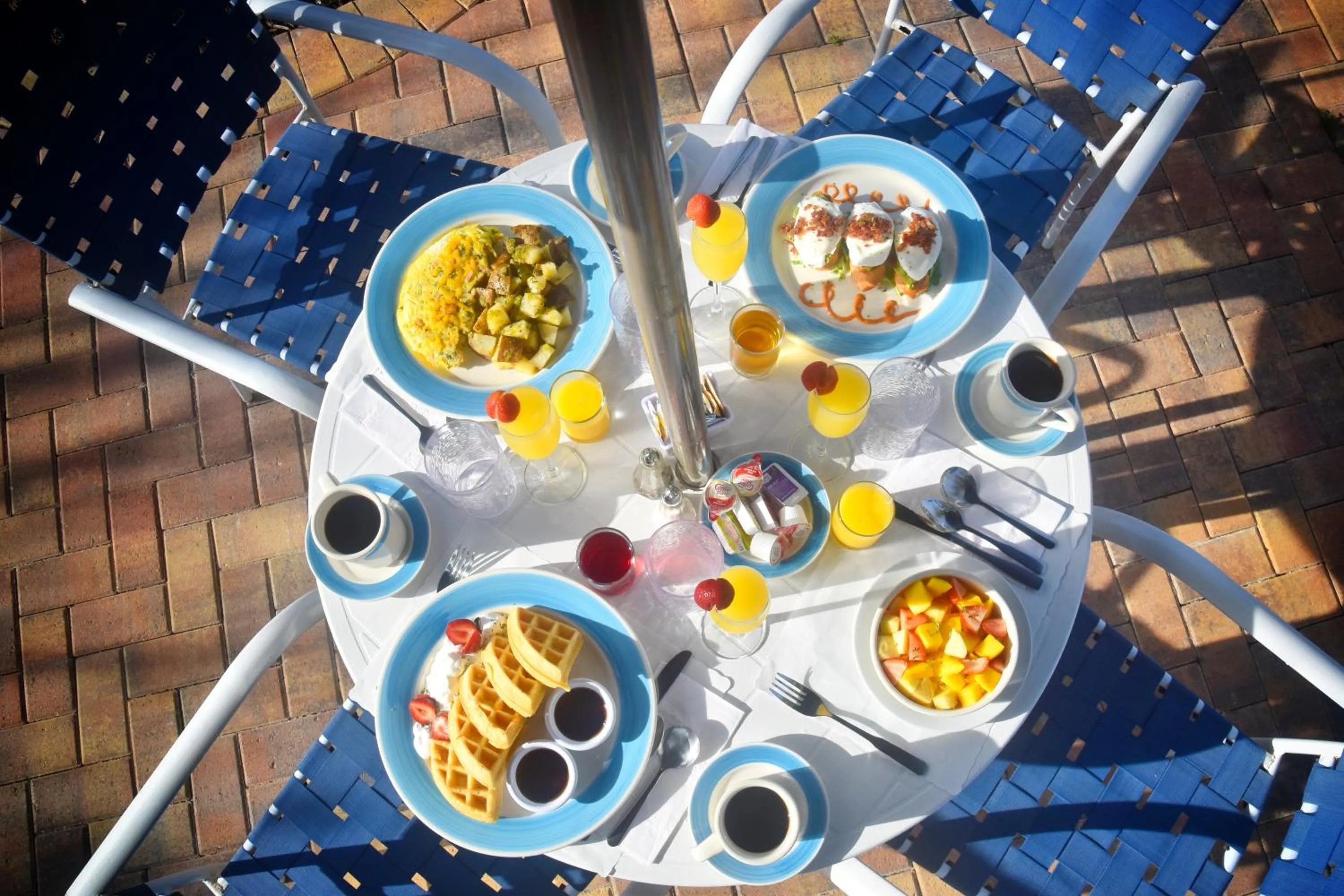 Restaurant/places to eat in Sandyport Beach Resort