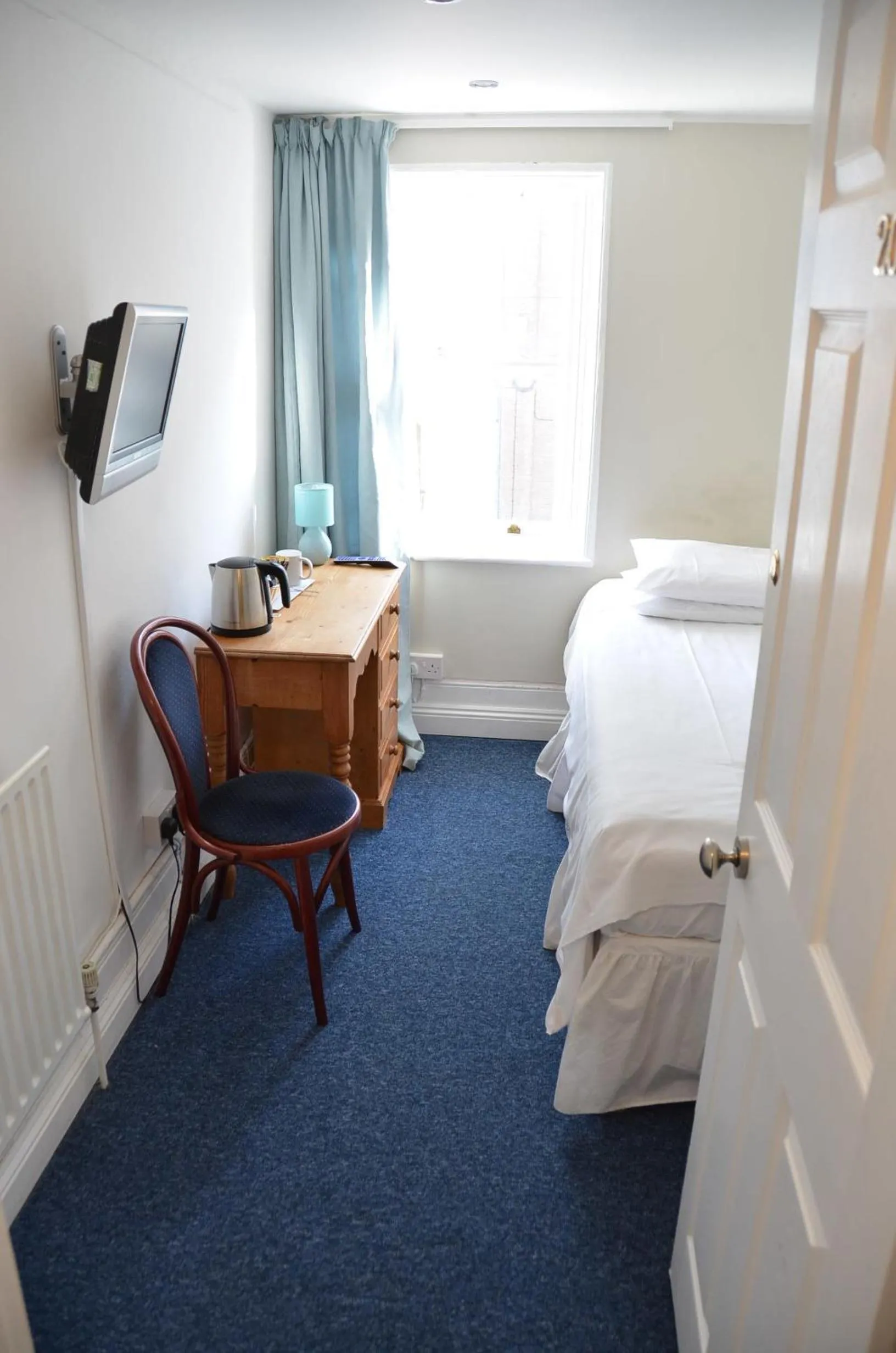 Day, Bed in The Queensbury Hotel