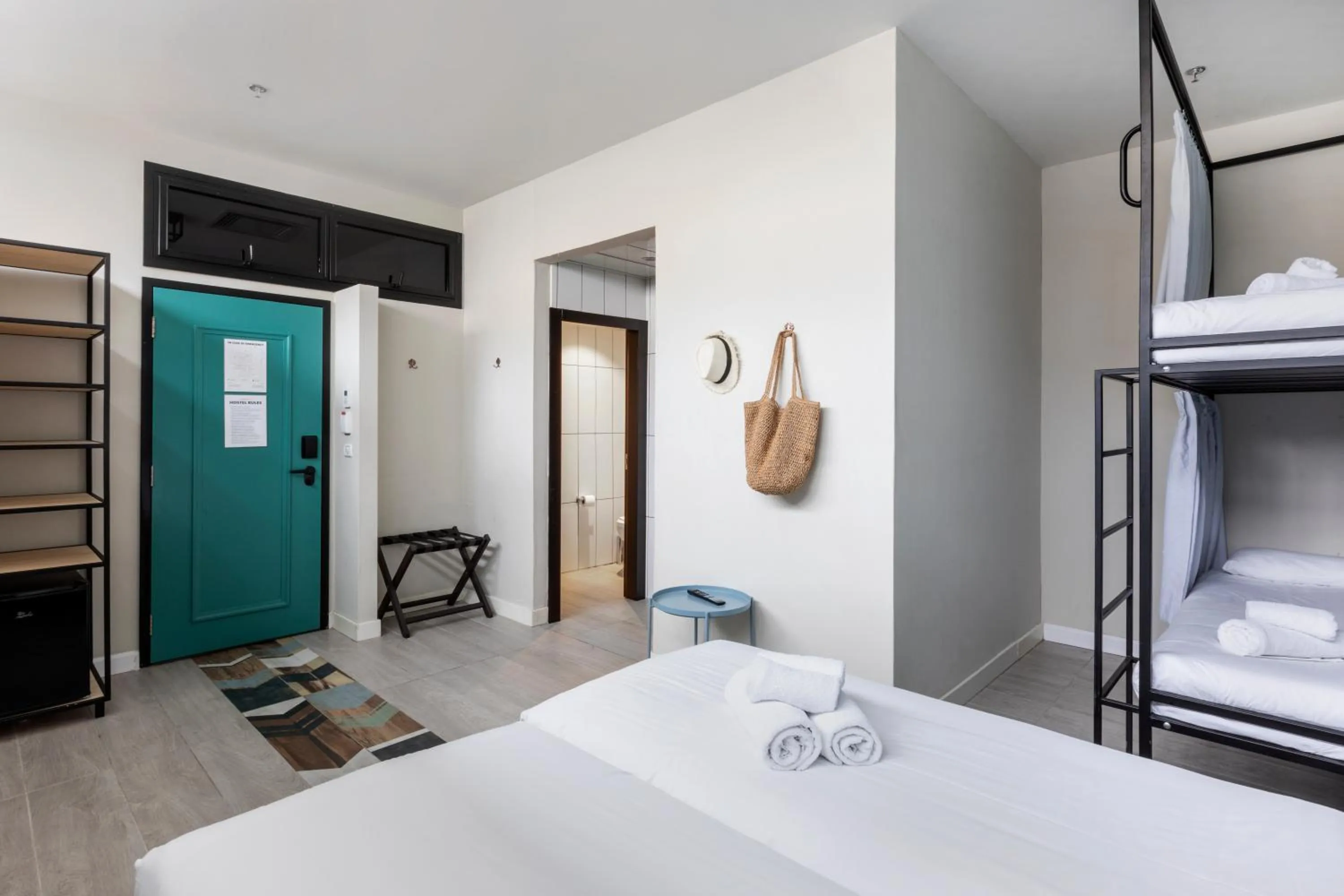 Bedroom, Bed in The Spot Hostel