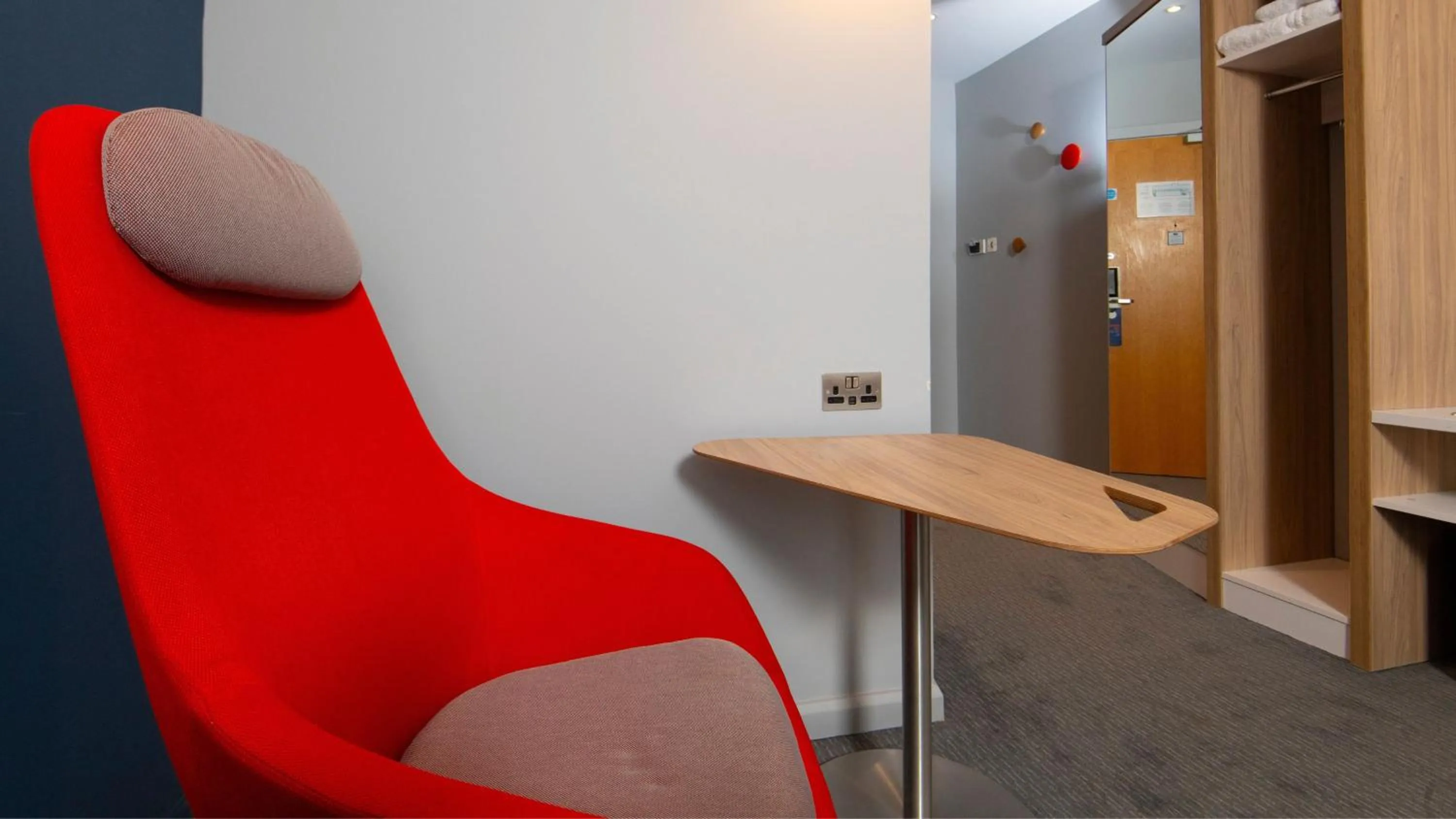 Photo of the whole room in Holiday Inn Express Burton Upon Trent by IHG