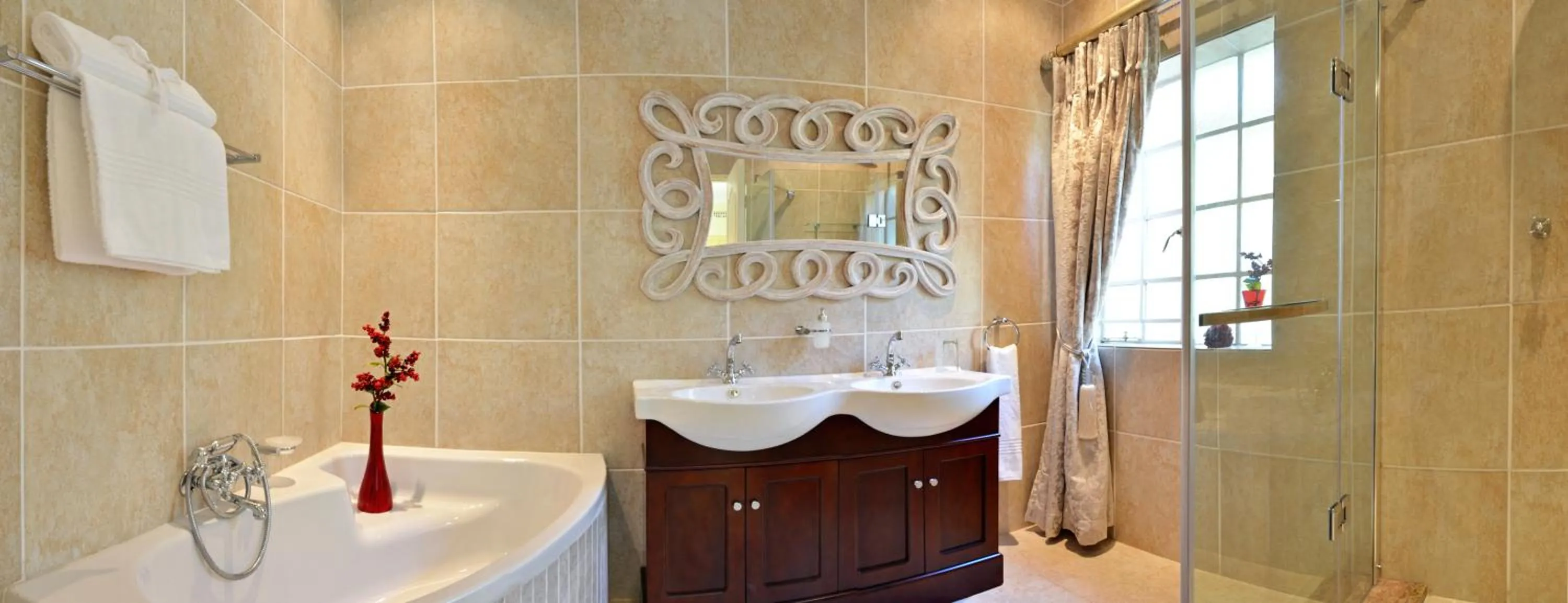 Bathroom in La Barune Guest House