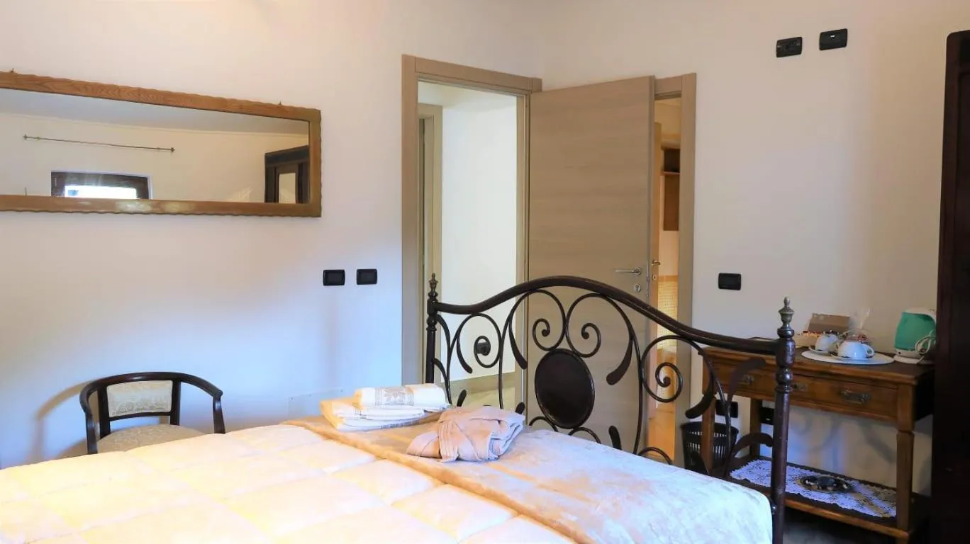 Photo of the whole room, Bed in B&B Dalù