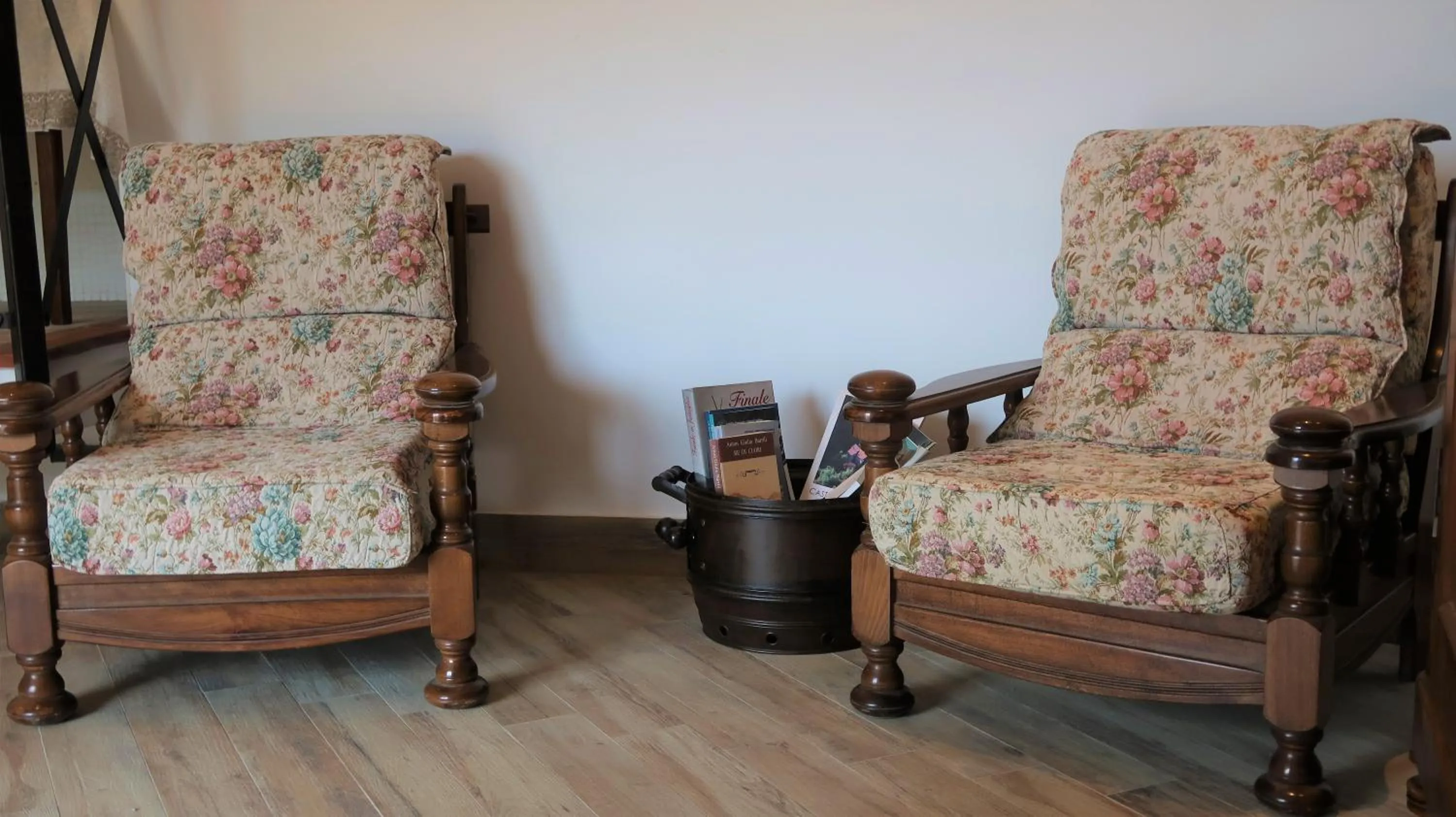 Library in B&B Dalù