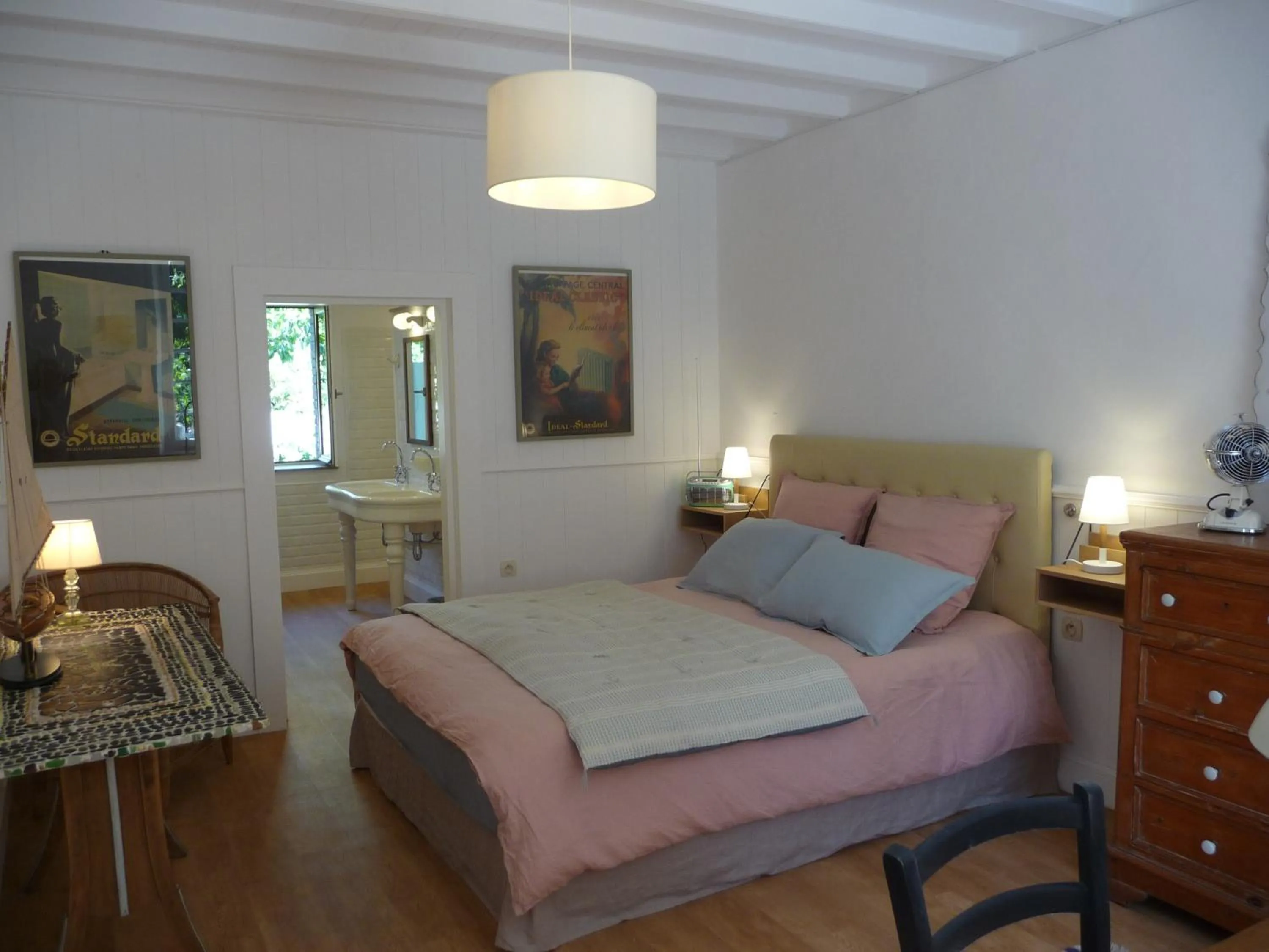 Photo of the whole room, Bed in Le clos du Ru