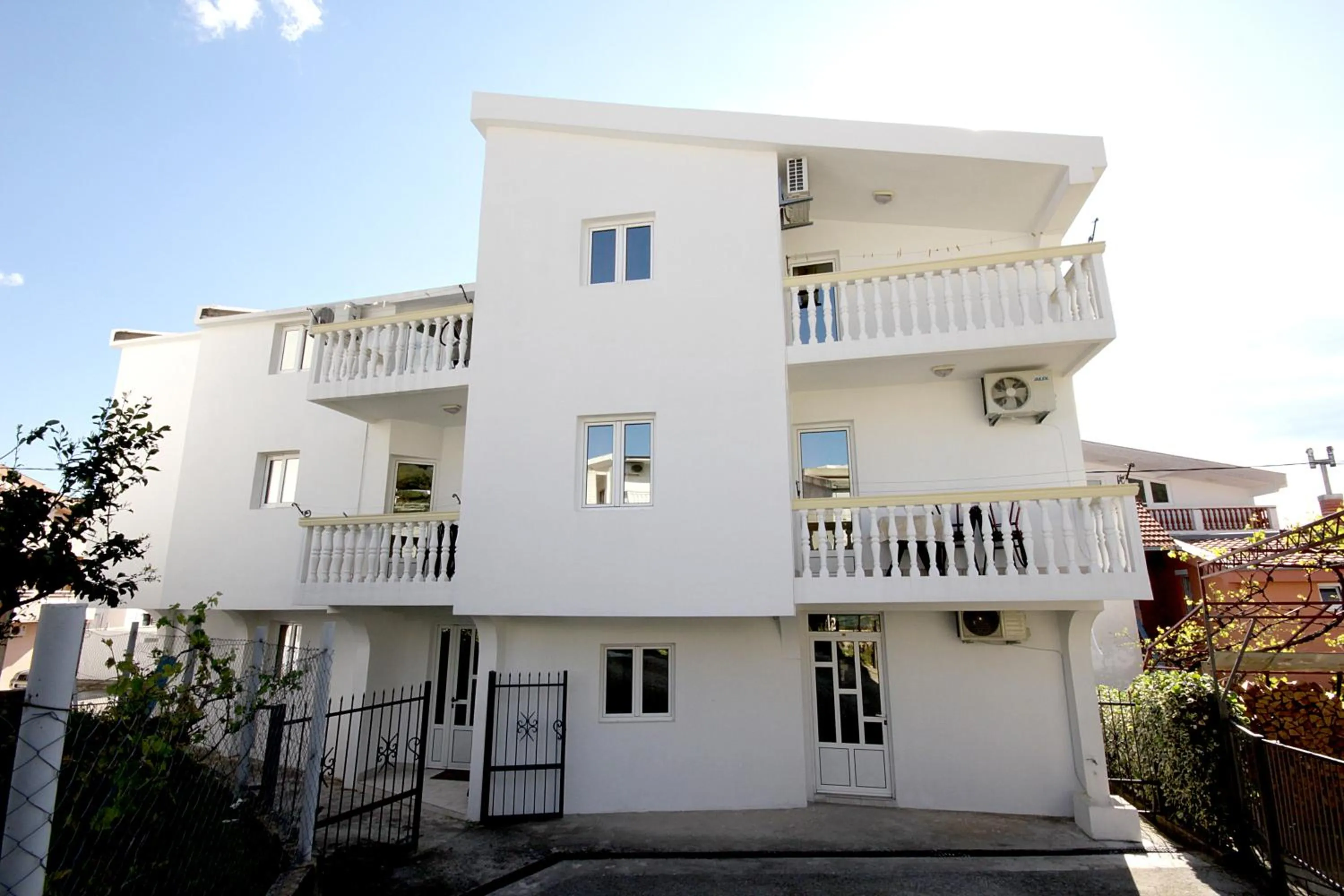 Property building in Villa Glavanovic