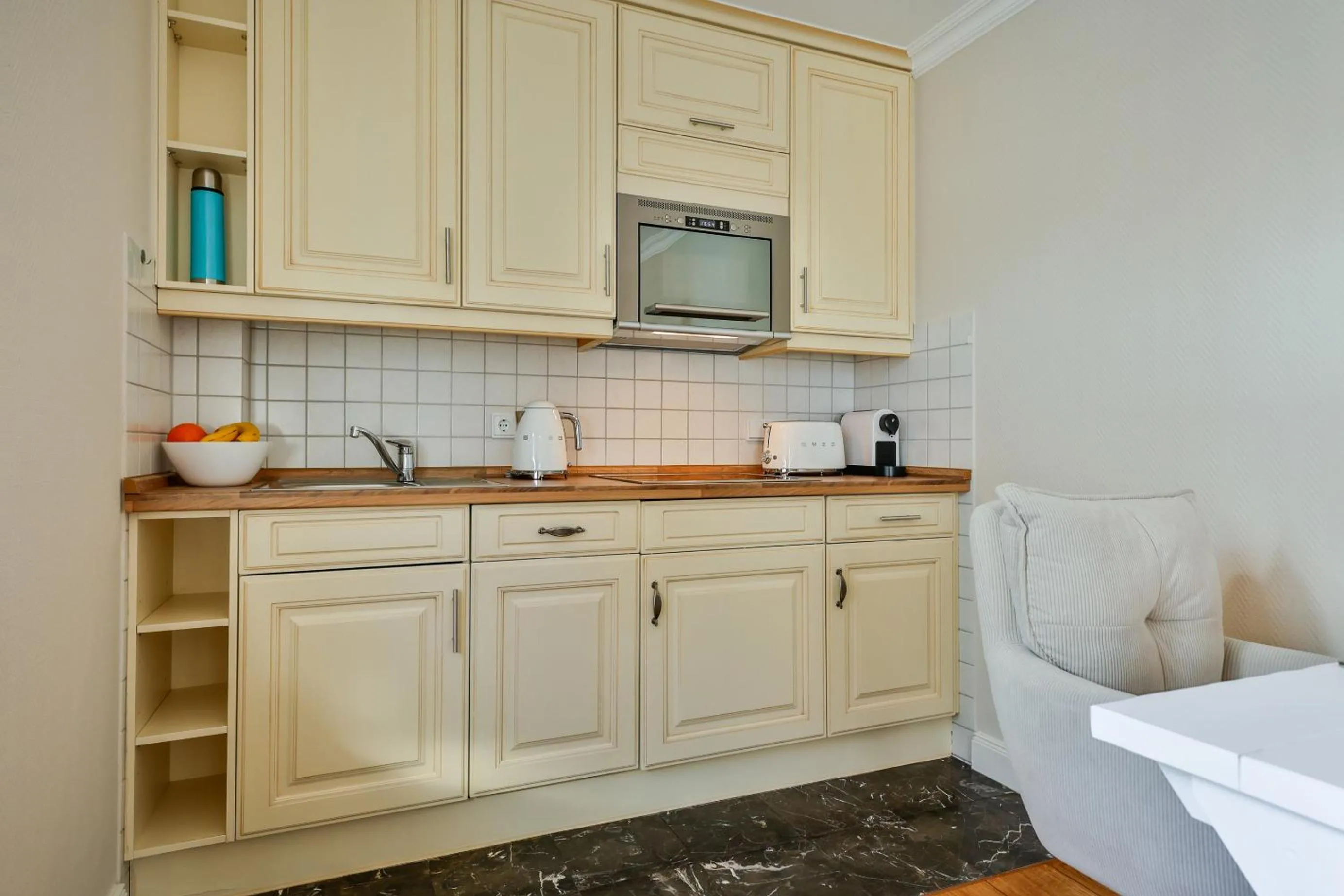 Kitchen or kitchenette in Kampstraße 9, W5, GB3