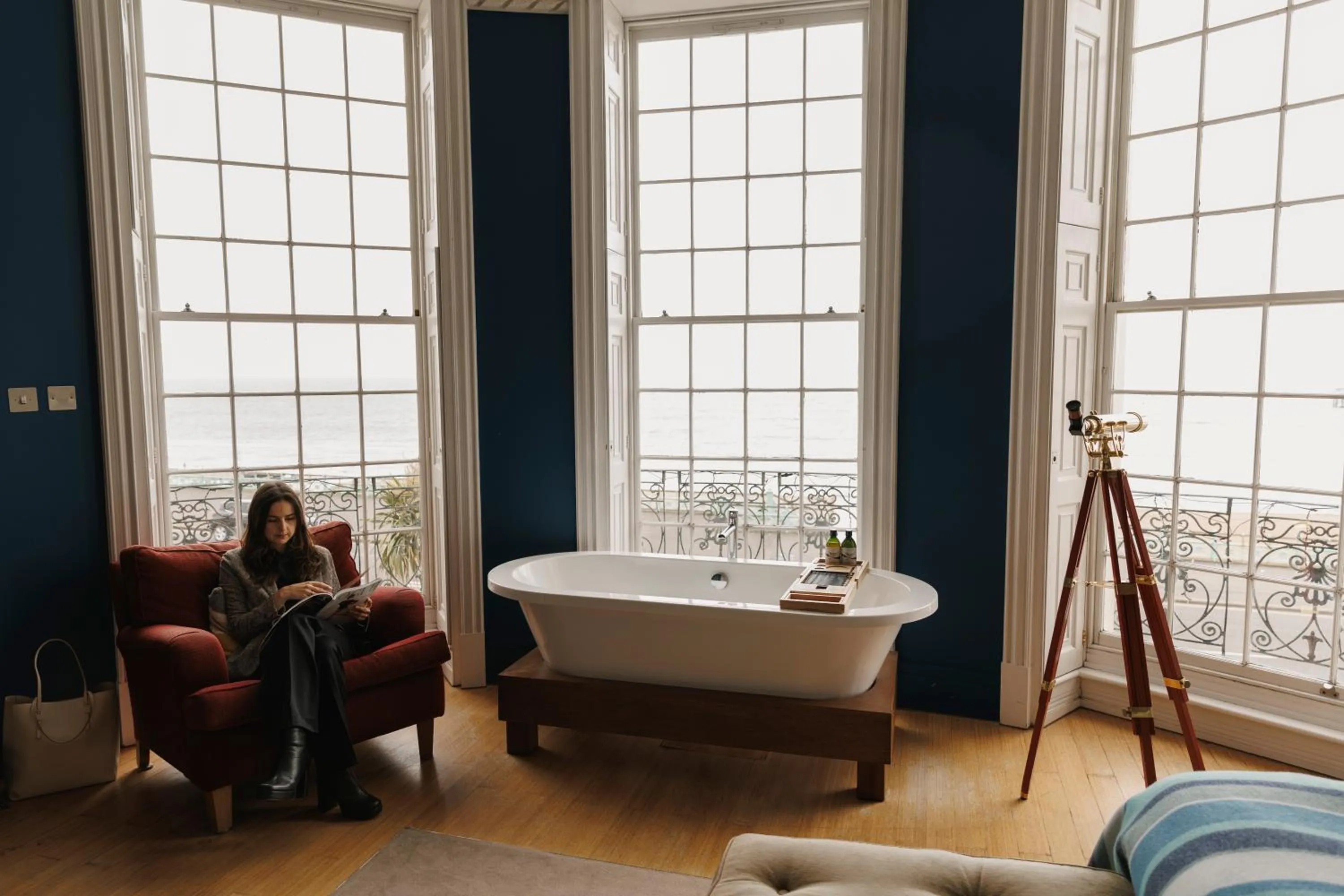 Bedroom in Drakes Hotel