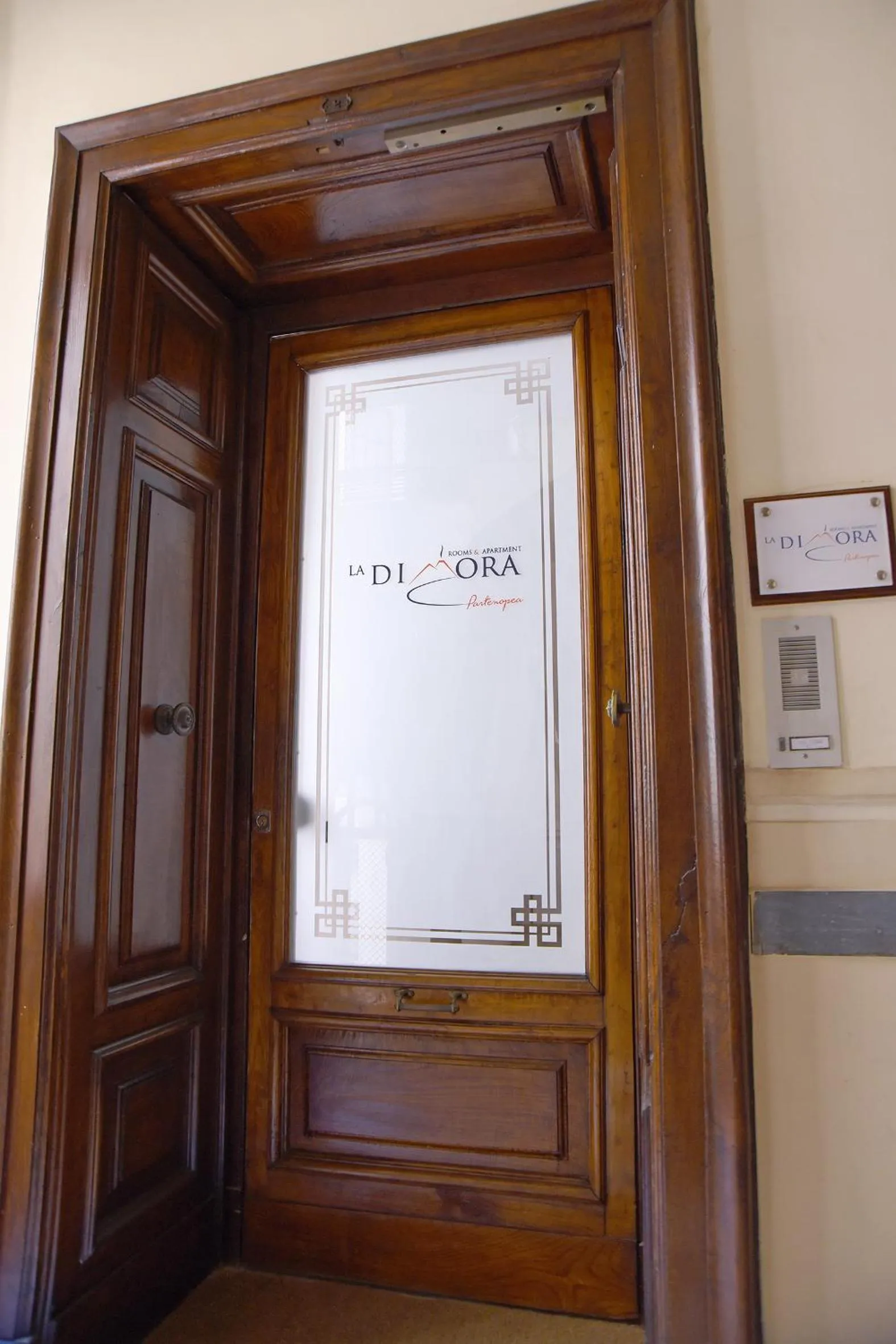 Property logo or sign in La Dimora Luca Giordano