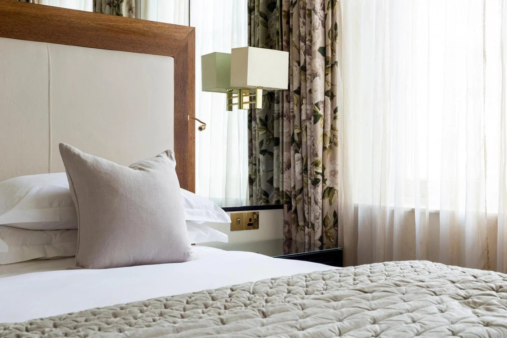 Other, Bed in The Kensington Hotel