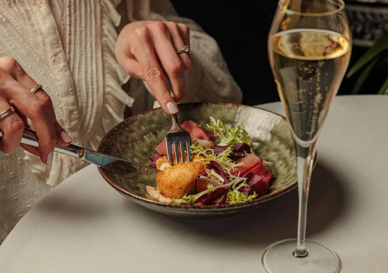 Restaurant/places to eat in The Kensington Hotel