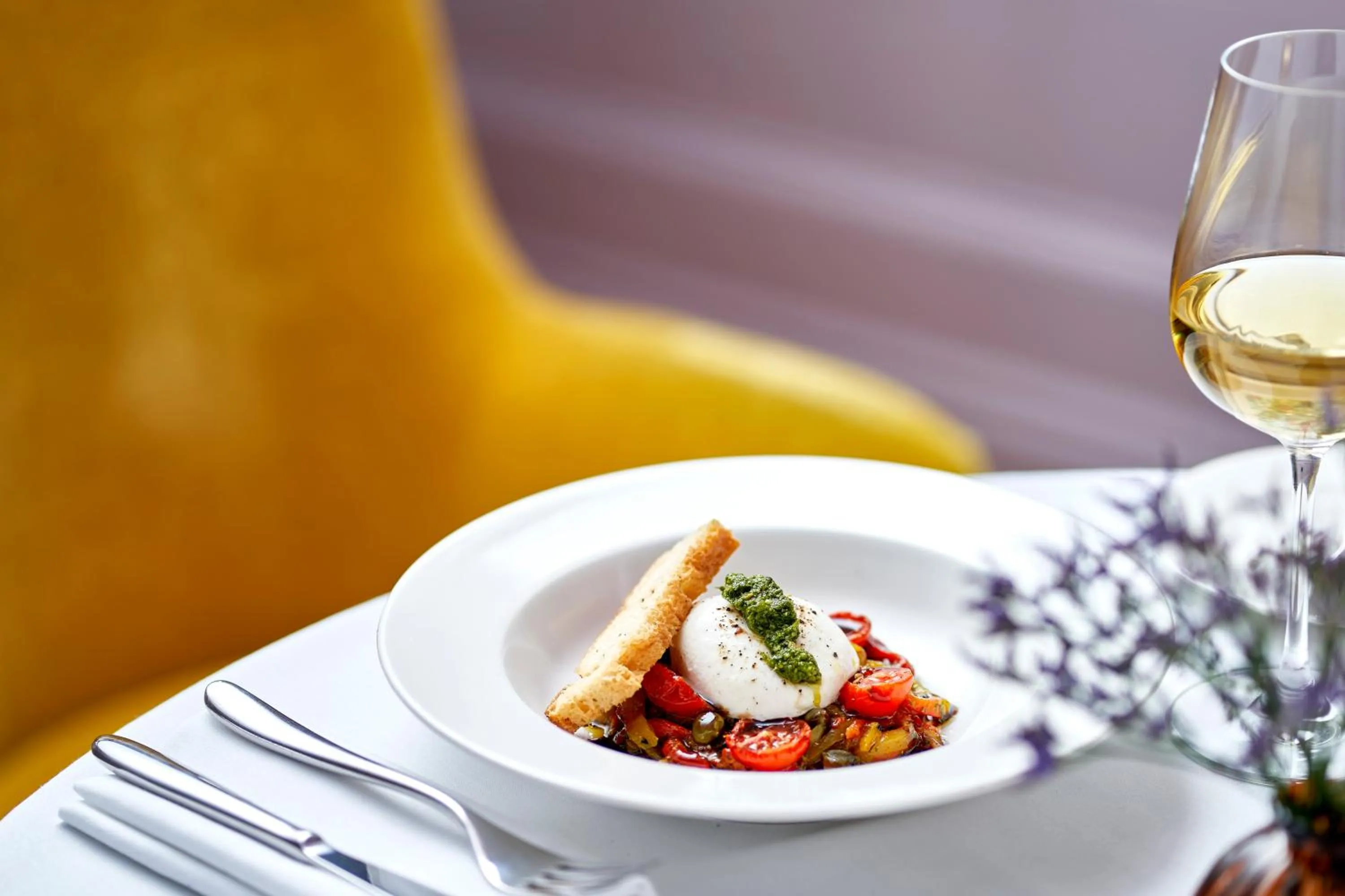 Food and drinks in The Kensington Hotel