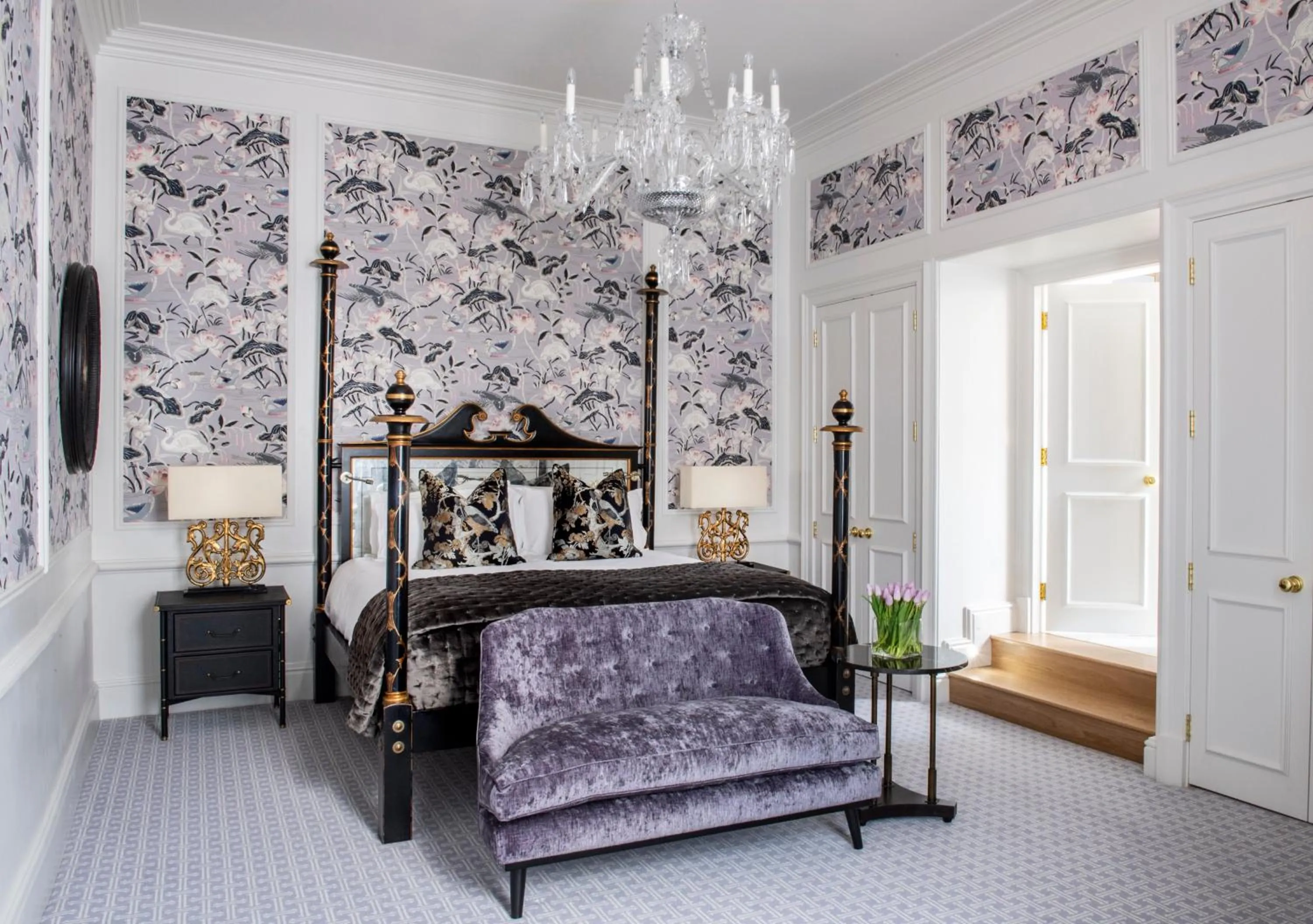 Photo of the whole room, Bed in The Kensington Hotel